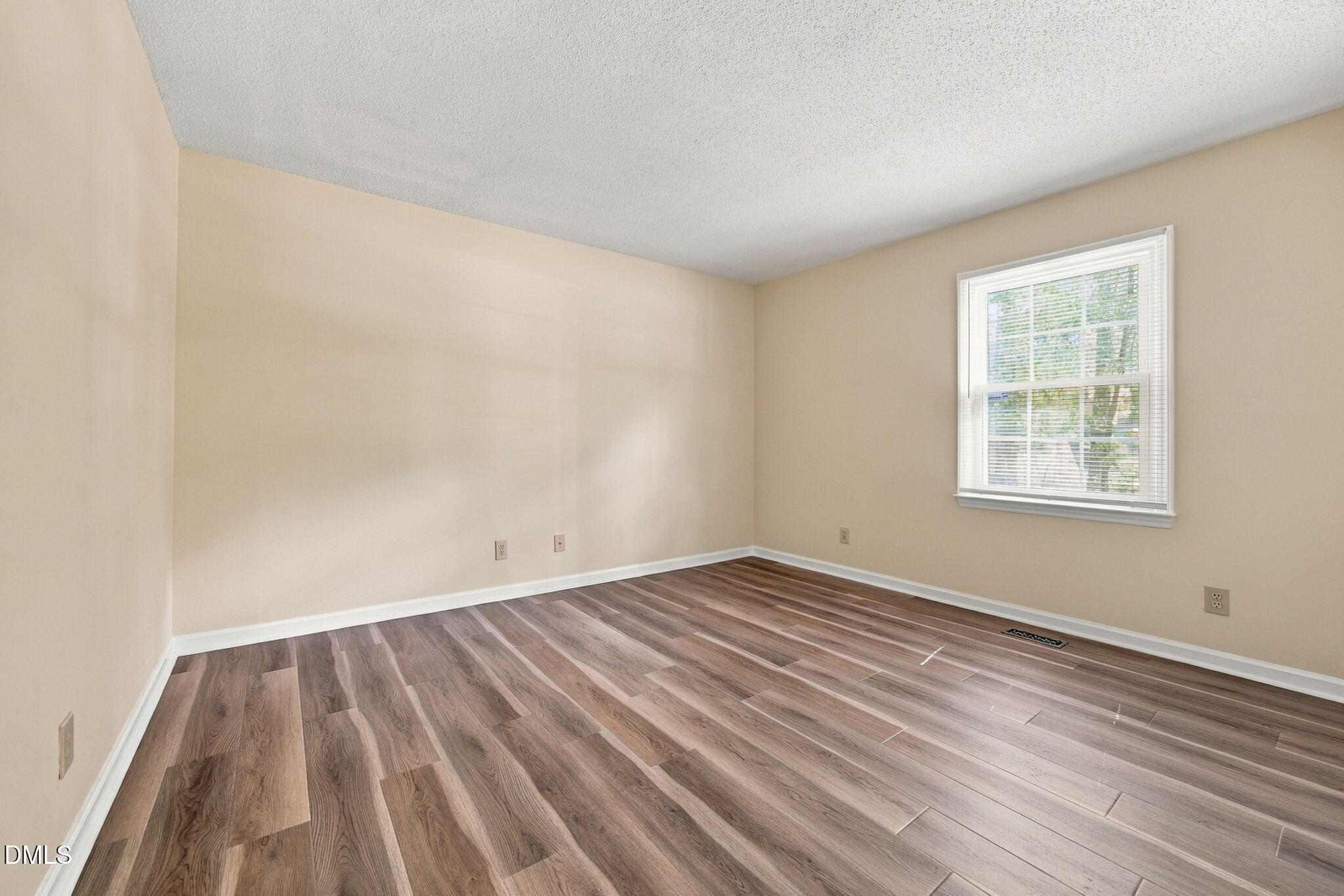 2914 Pinetree Court Property Photo 23