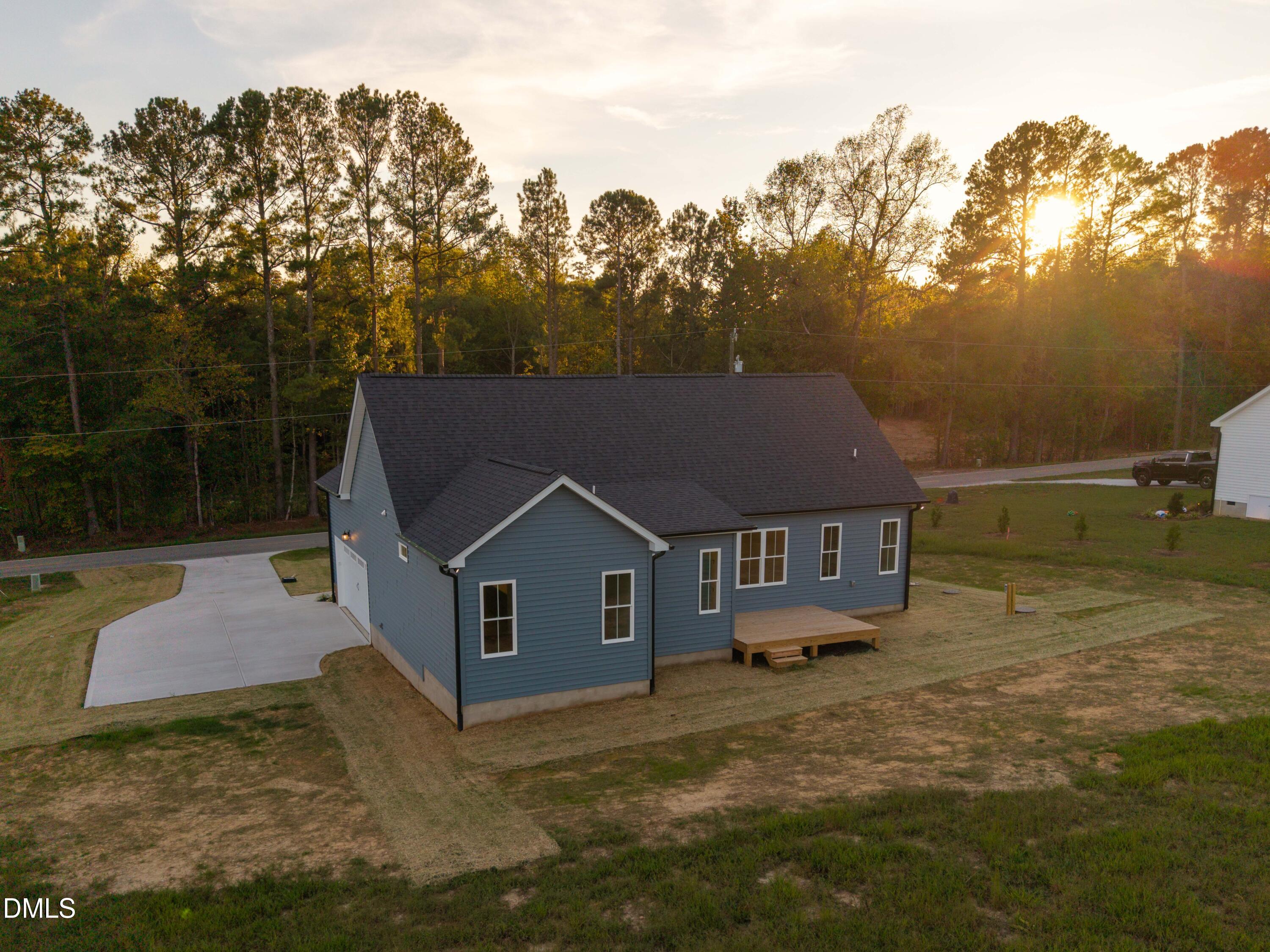2301 Peachtree Hills Road Property Photo 5