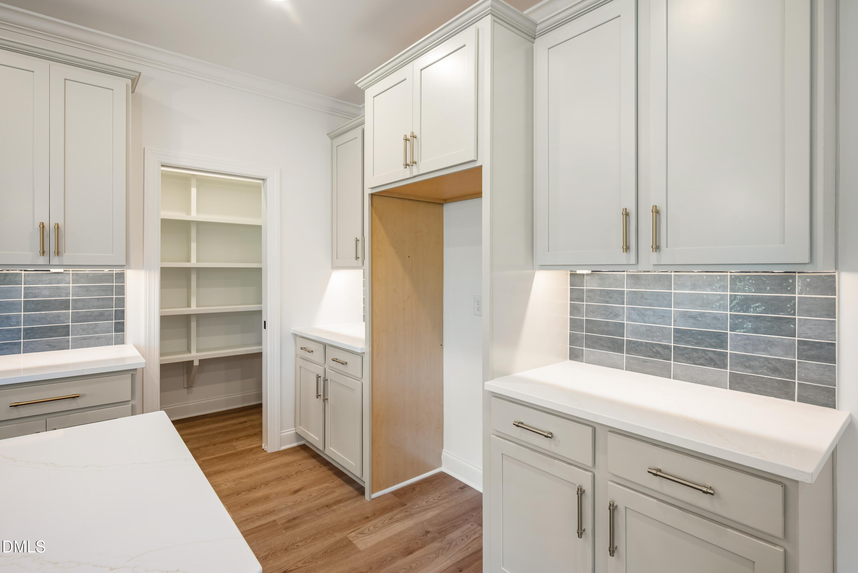 2301 Peachtree Hills Road Property Photo 11