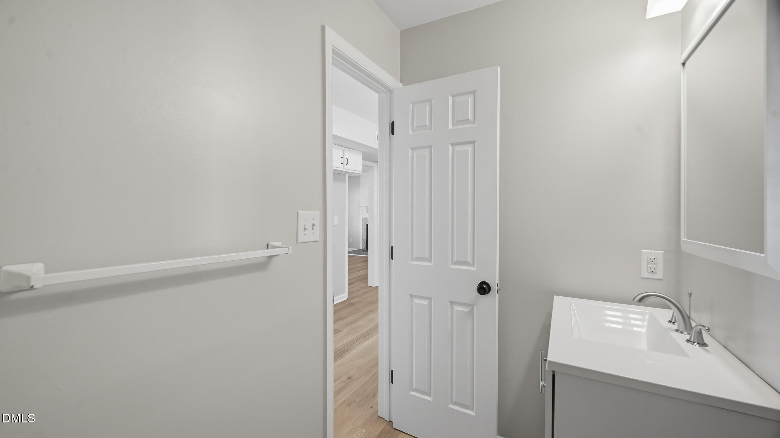 210 Reynolds Avenue N Property Photo 17