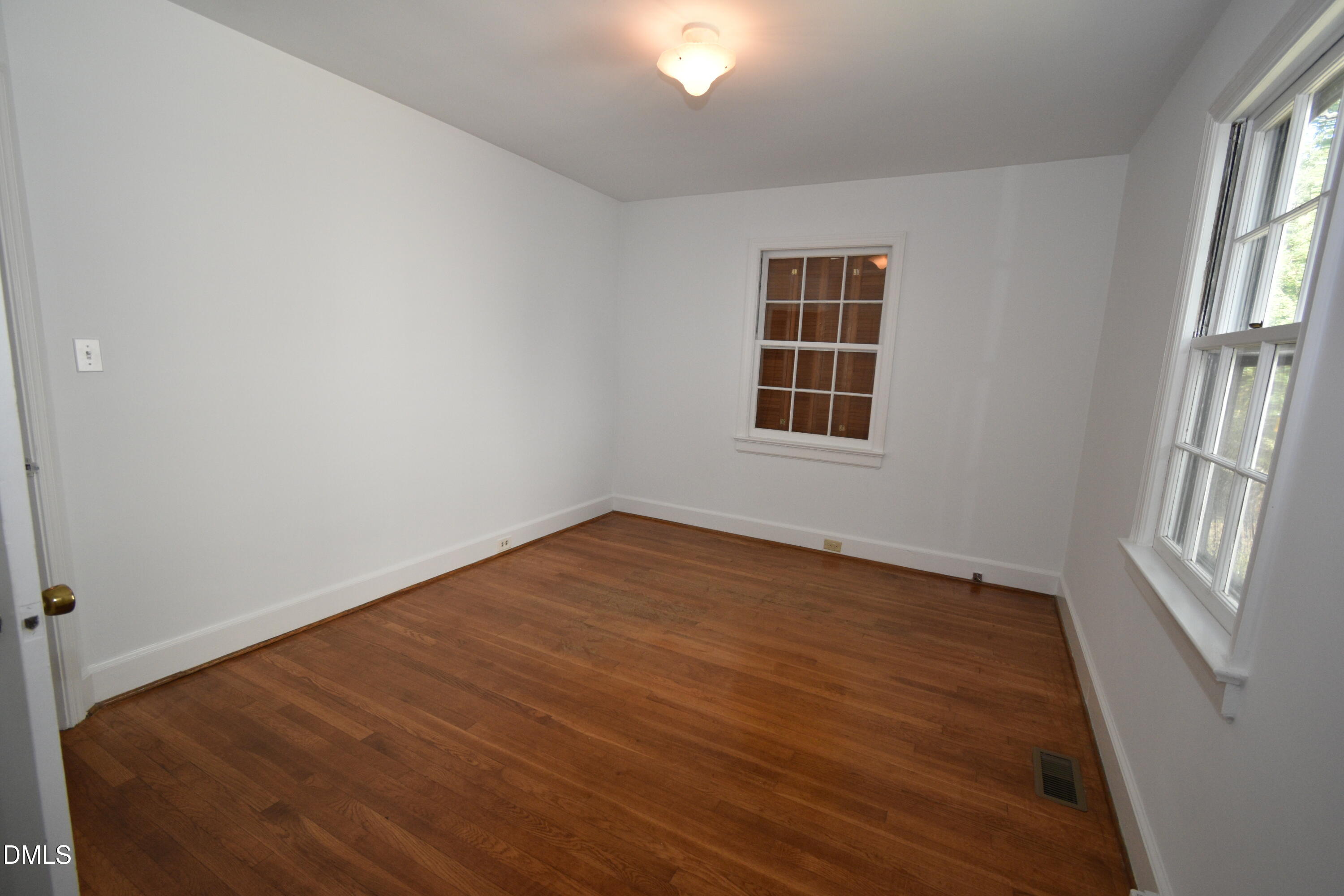 103 E Ellerbee Street Property Photo 9