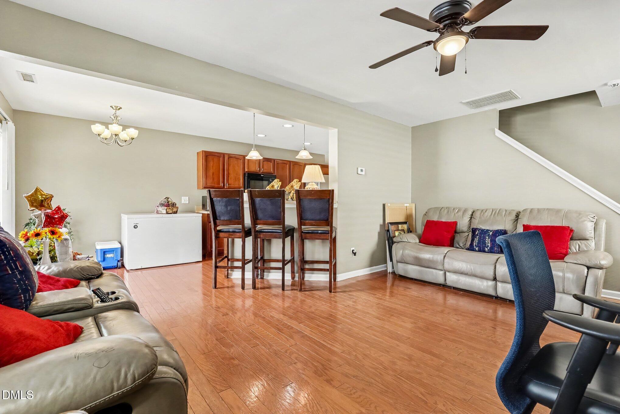 1952 Grassy Banks Drive Property Photo 6