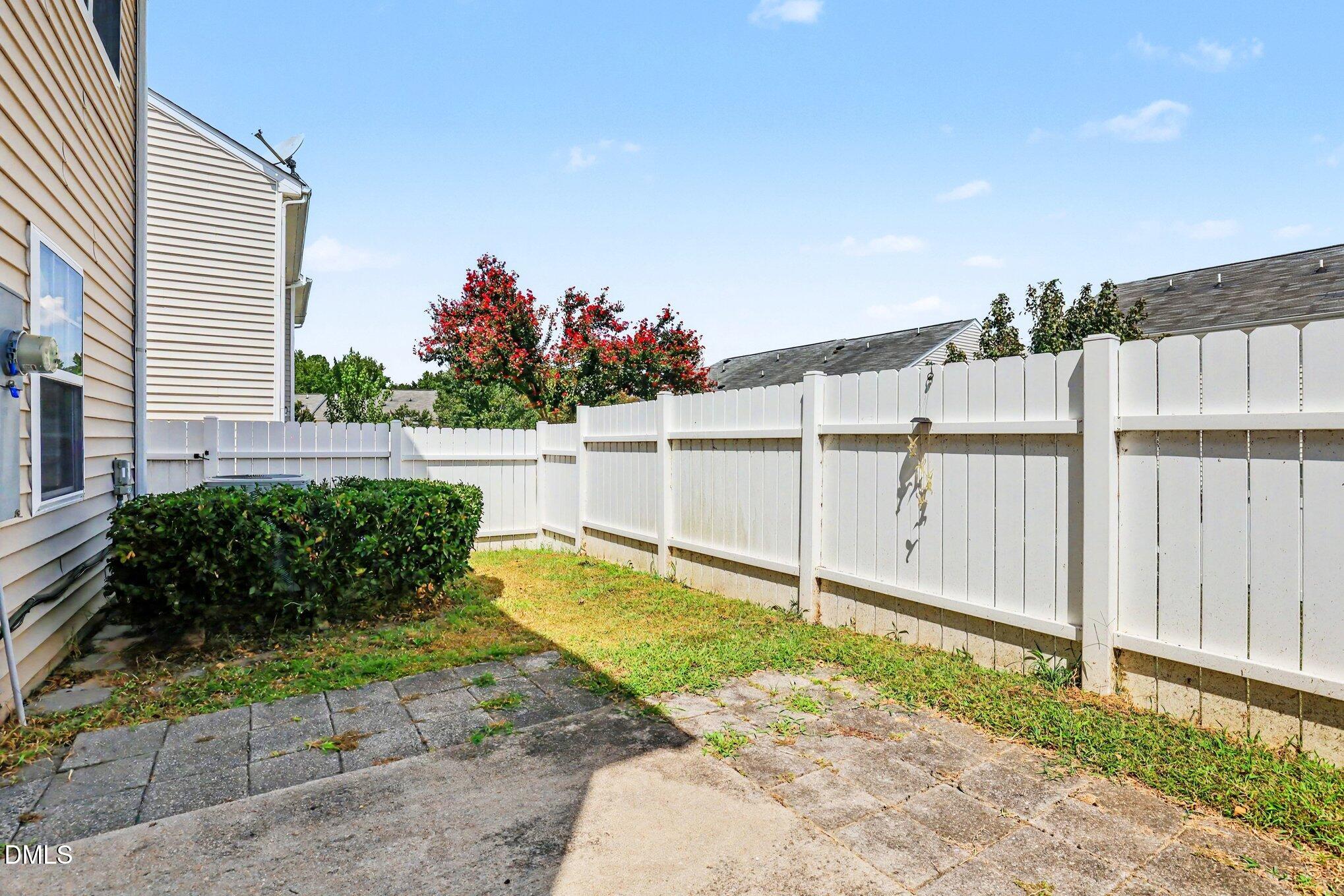 1952 Grassy Banks Drive Property Photo 26