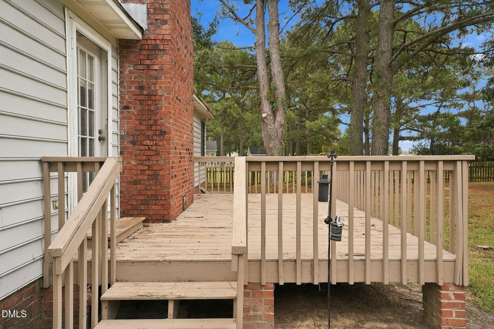 203 W Raintree Lane Property Photo 4