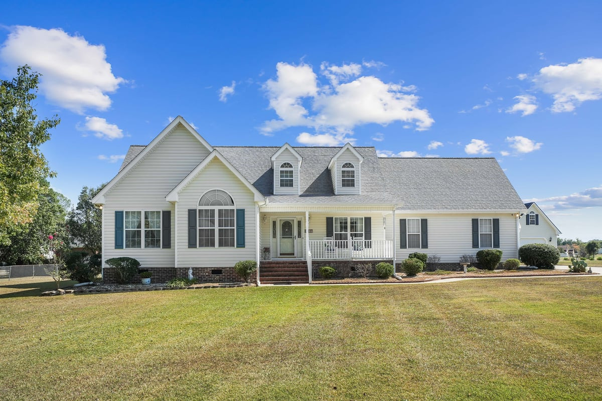 117 Clay Brook Drive Property Photo 3
