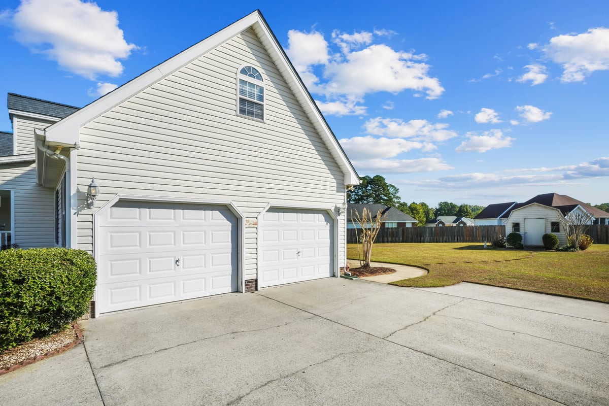 117 Clay Brook Drive Property Photo 6