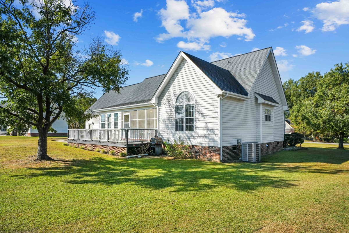 117 Clay Brook Drive Property Photo 11