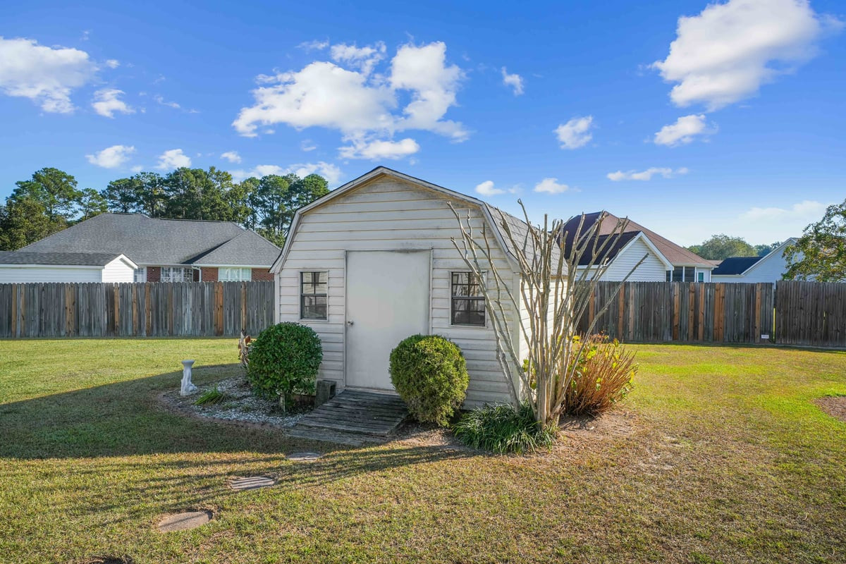 117 Clay Brook Drive Property Photo 20