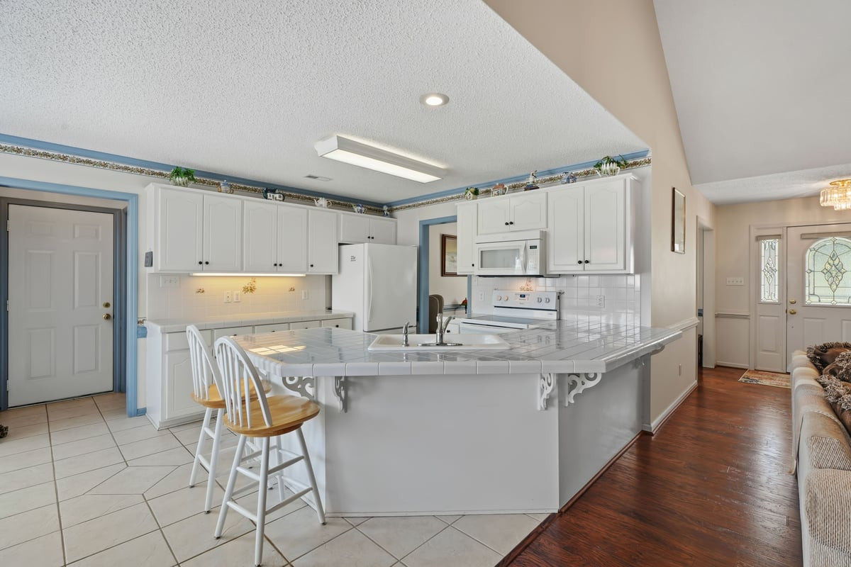 117 Clay Brook Drive Property Photo 30