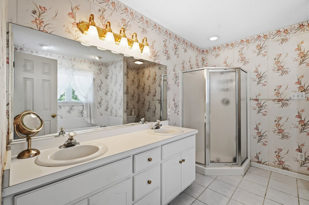 117 Clay Brook Drive Property Photo 39
