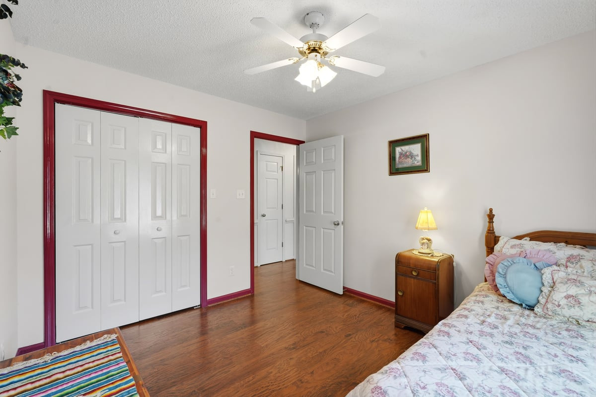 117 Clay Brook Drive Property Photo 43