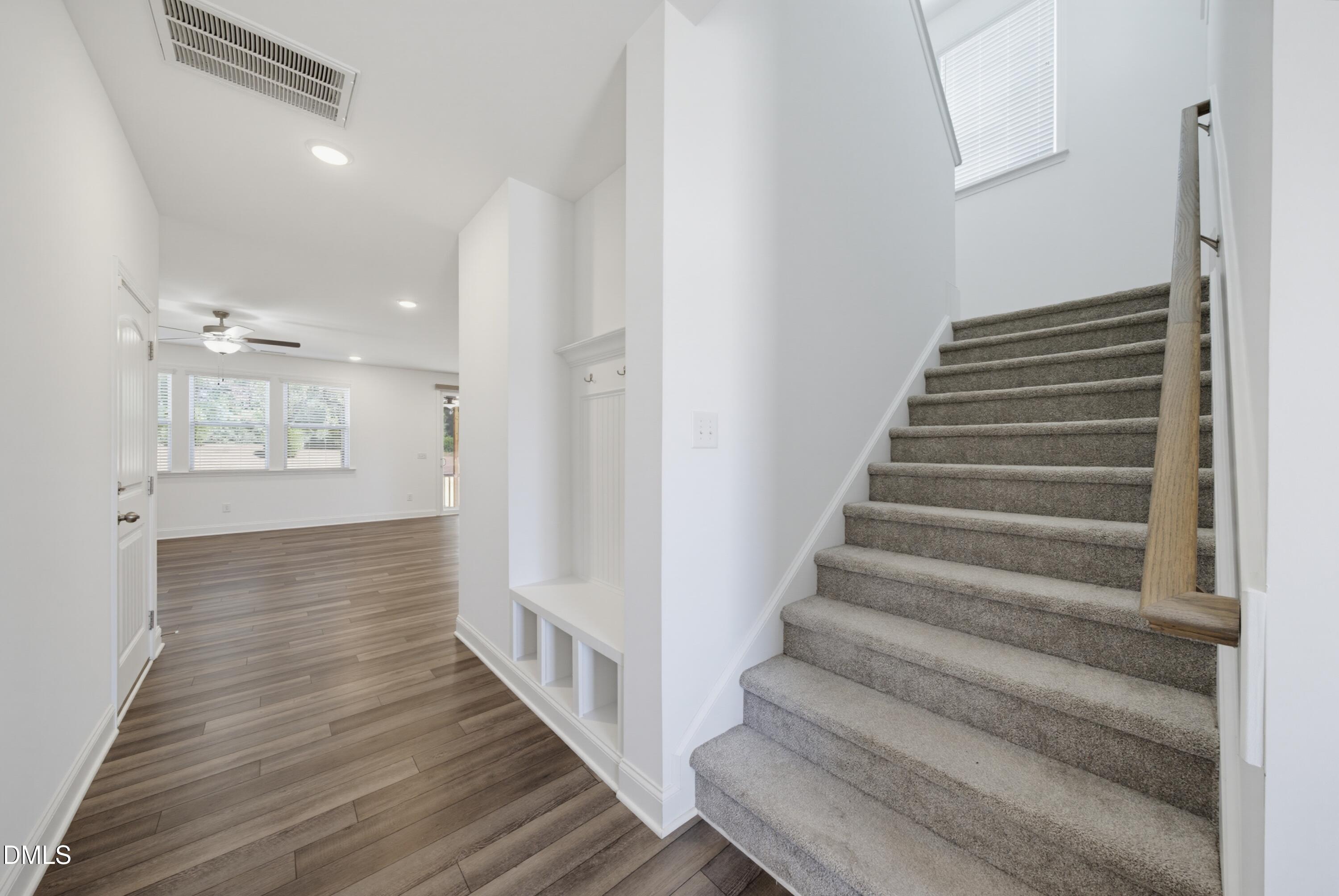 104 Hoyne Way Property Photo 8