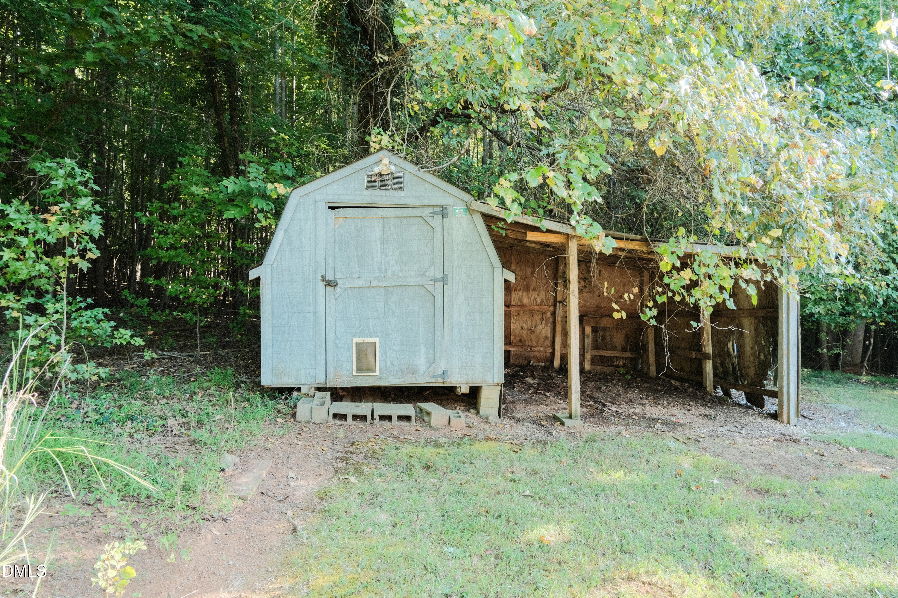 104 Darians Way Property Photo 4