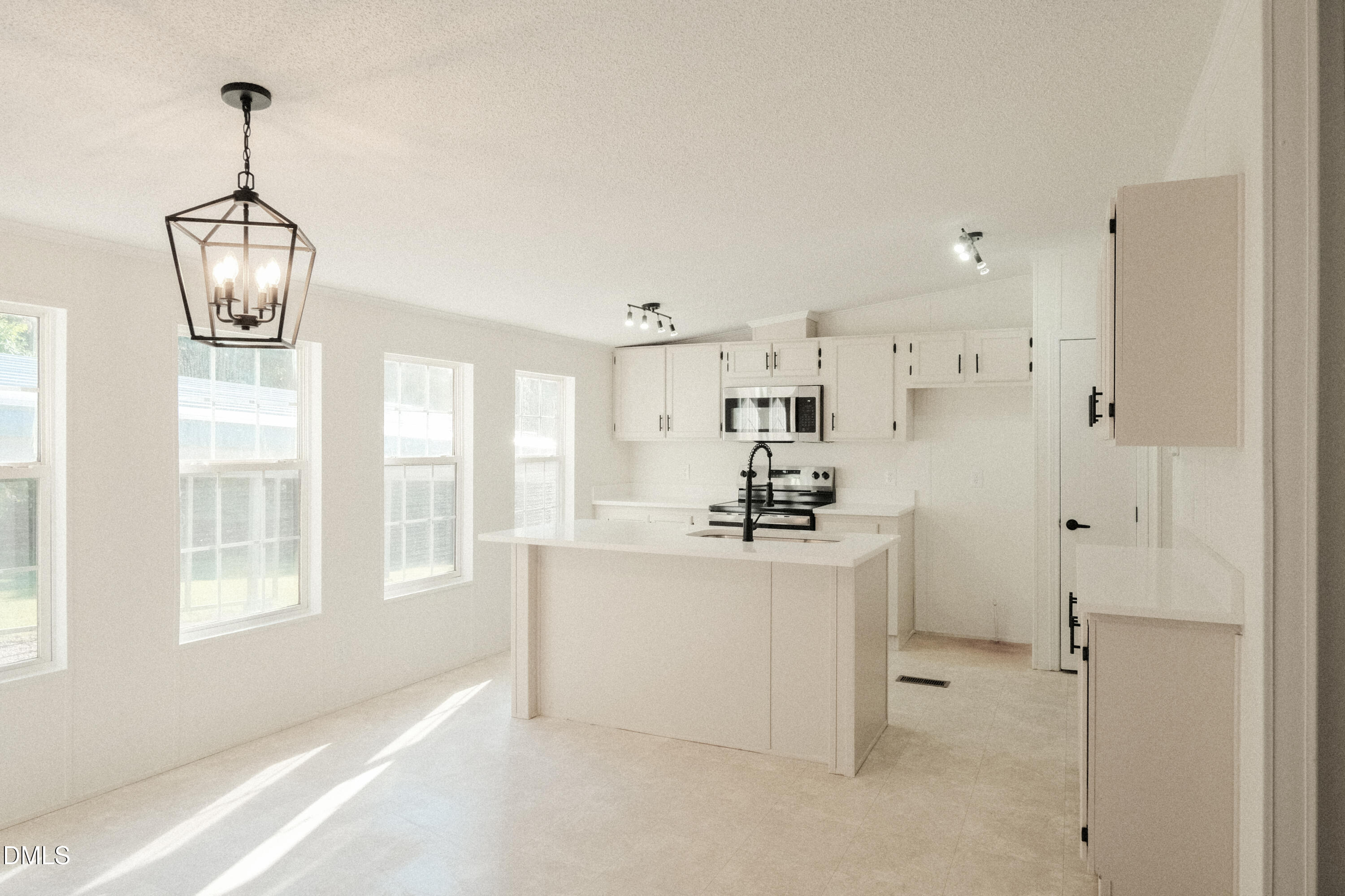 104 Darians Way Property Photo 13