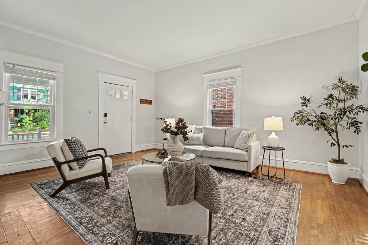 903 W Markham Avenue Property Photo 8
