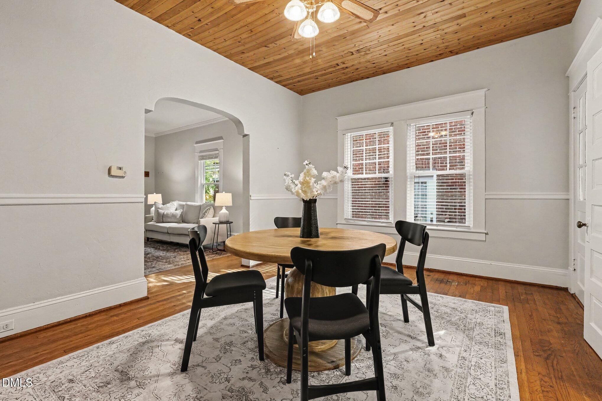 903 W Markham Avenue Property Photo 16