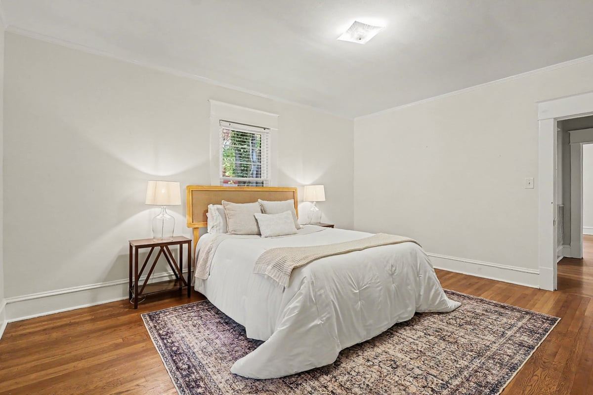 903 W Markham Avenue Property Photo 27