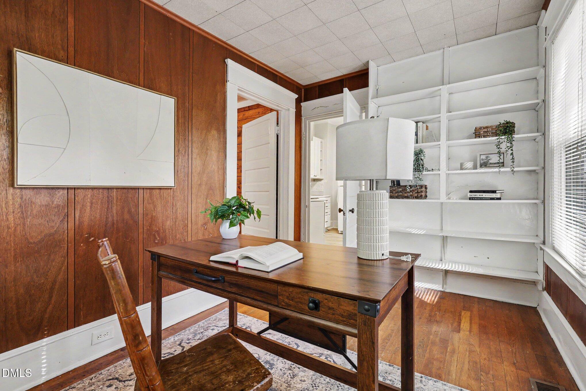 903 W Markham Avenue Property Photo 28