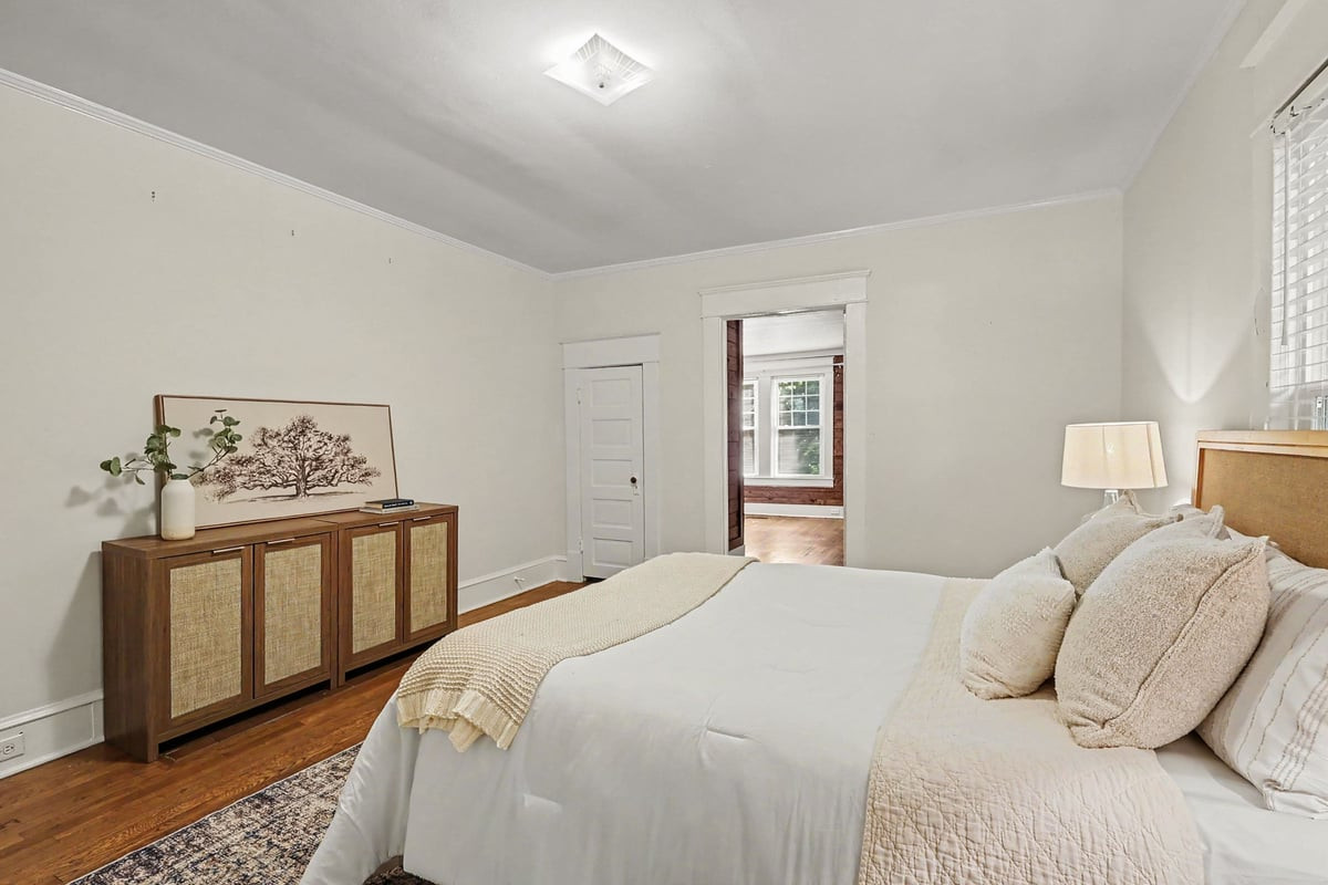 903 W Markham Avenue Property Photo 29