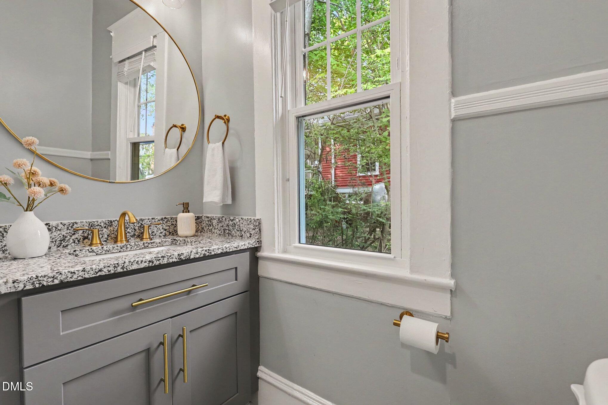 903 W Markham Avenue Property Photo 30