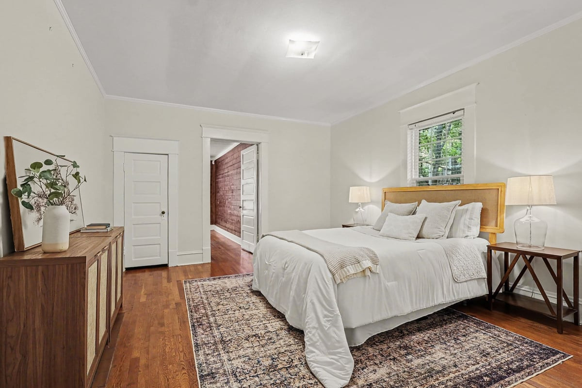 903 W Markham Avenue Property Photo 31