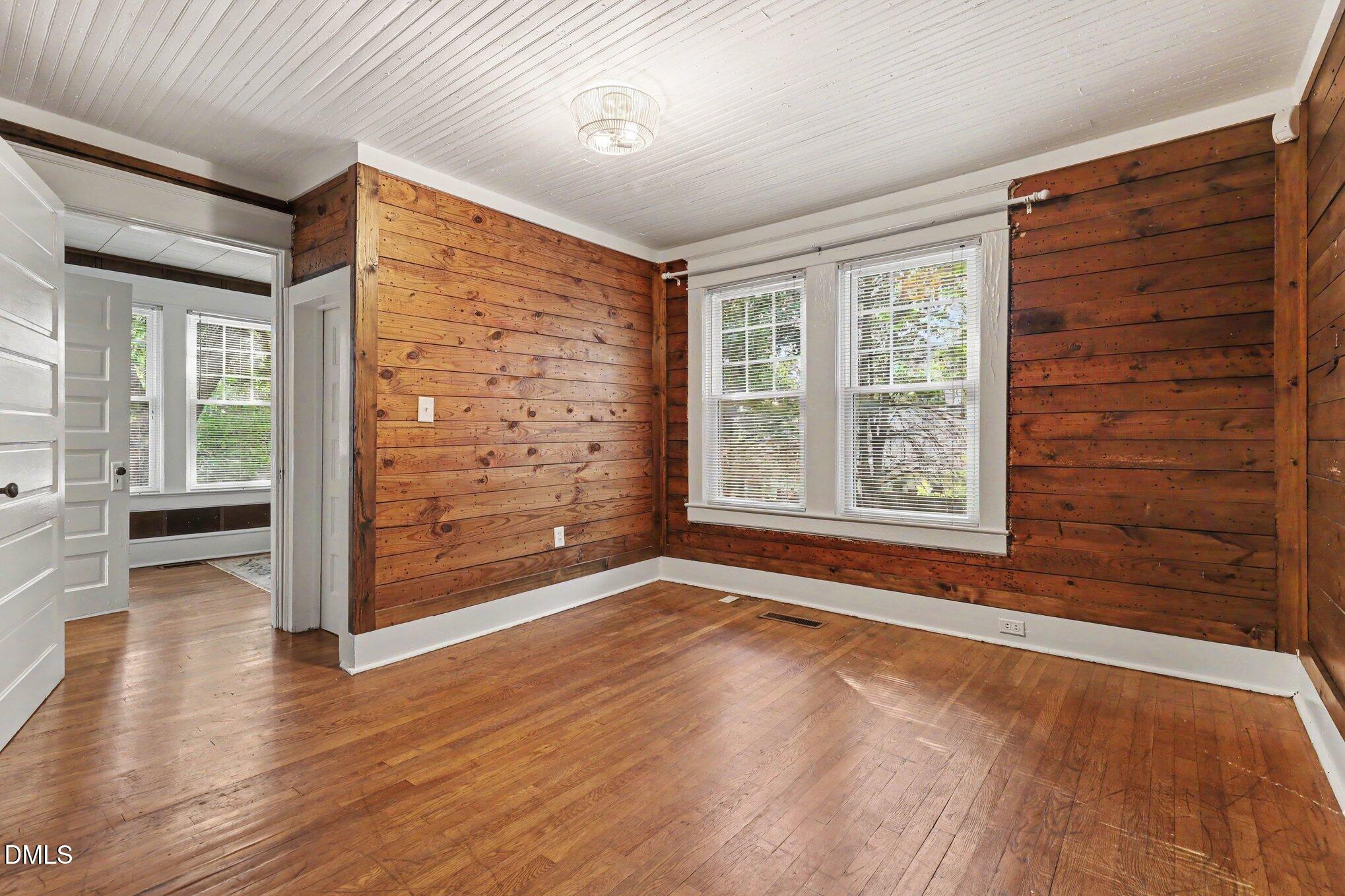 903 W Markham Avenue Property Photo 42
