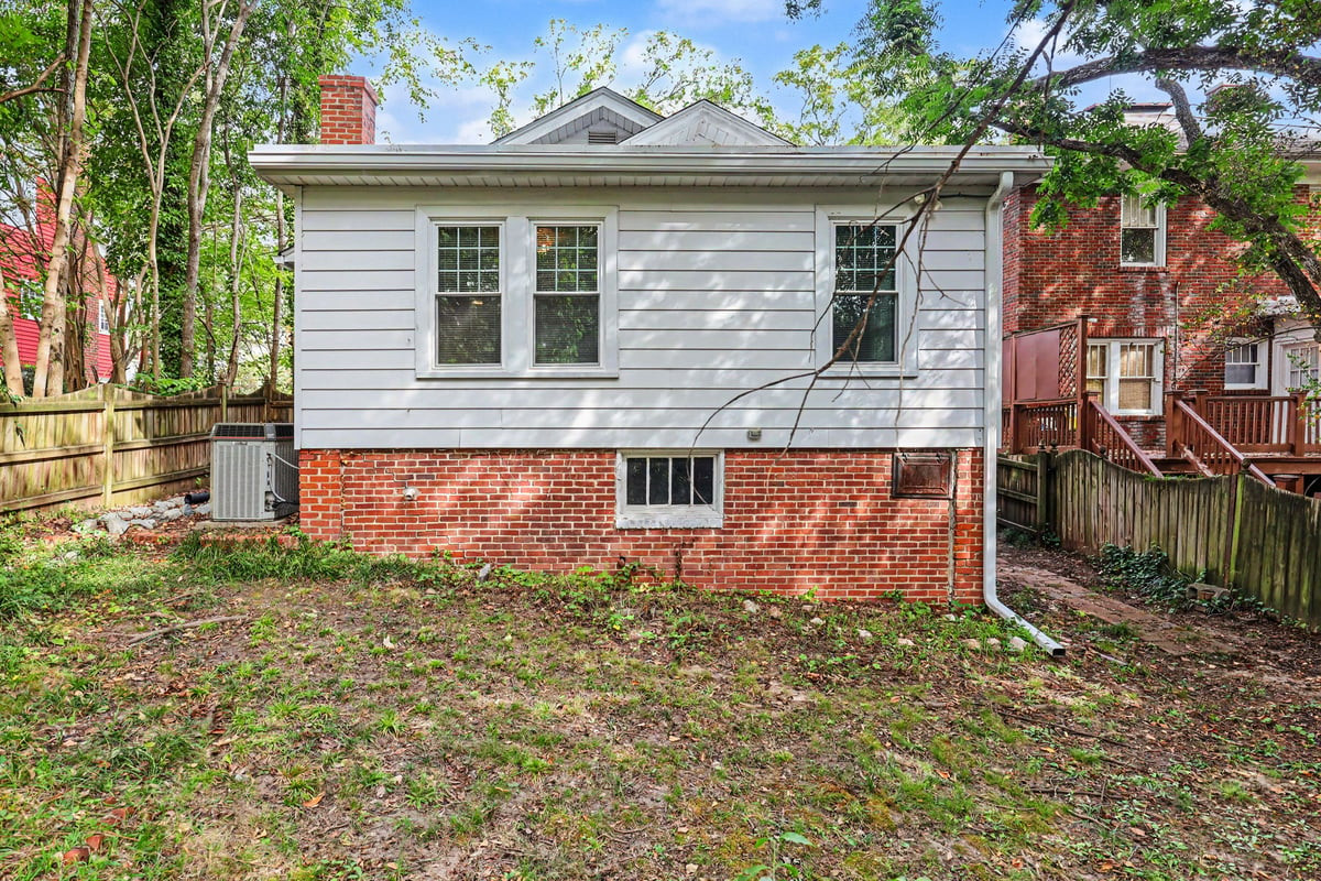 903 W Markham Avenue Property Photo 53
