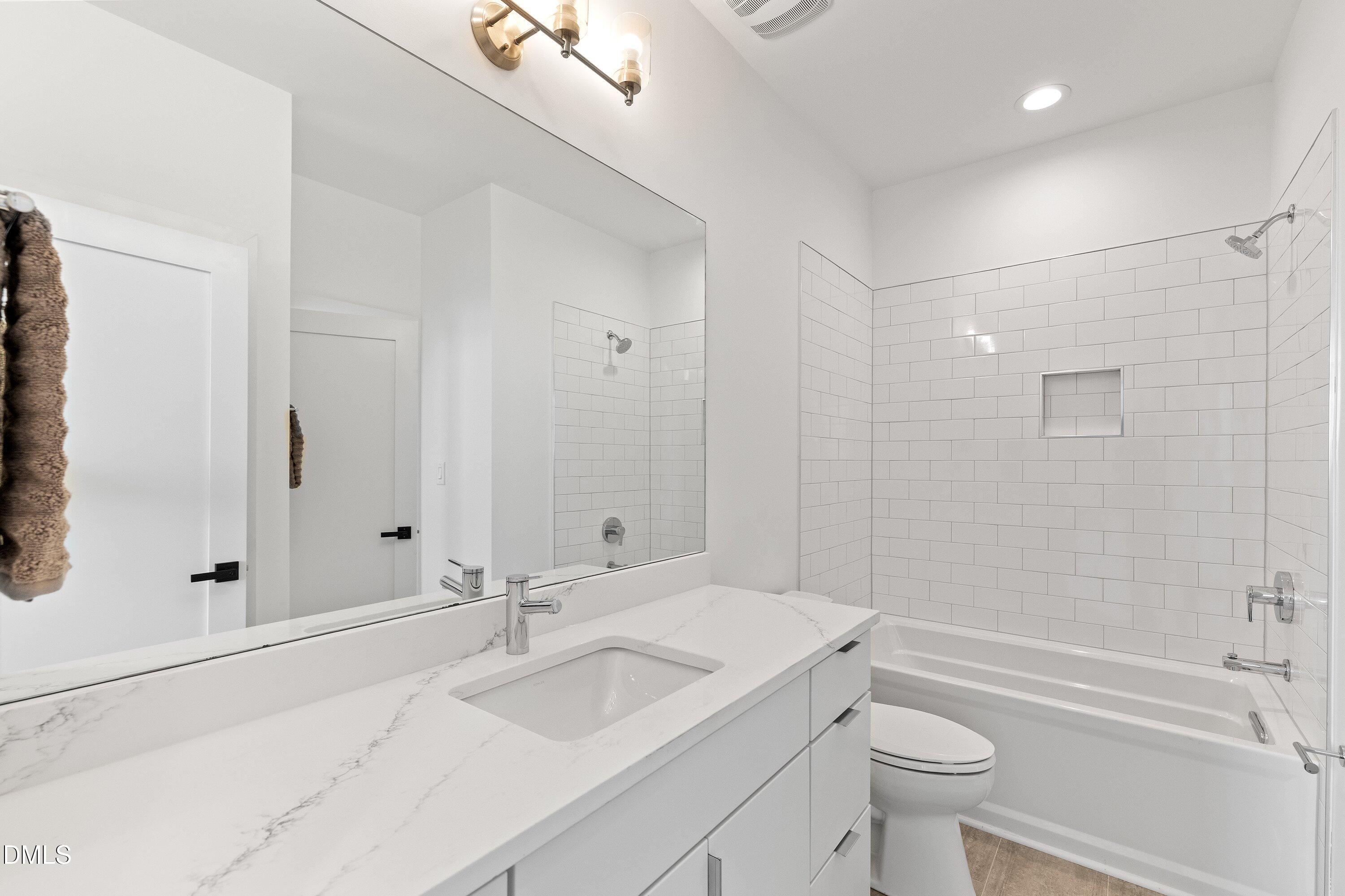 801 N Roxboro Street Property Photo 33