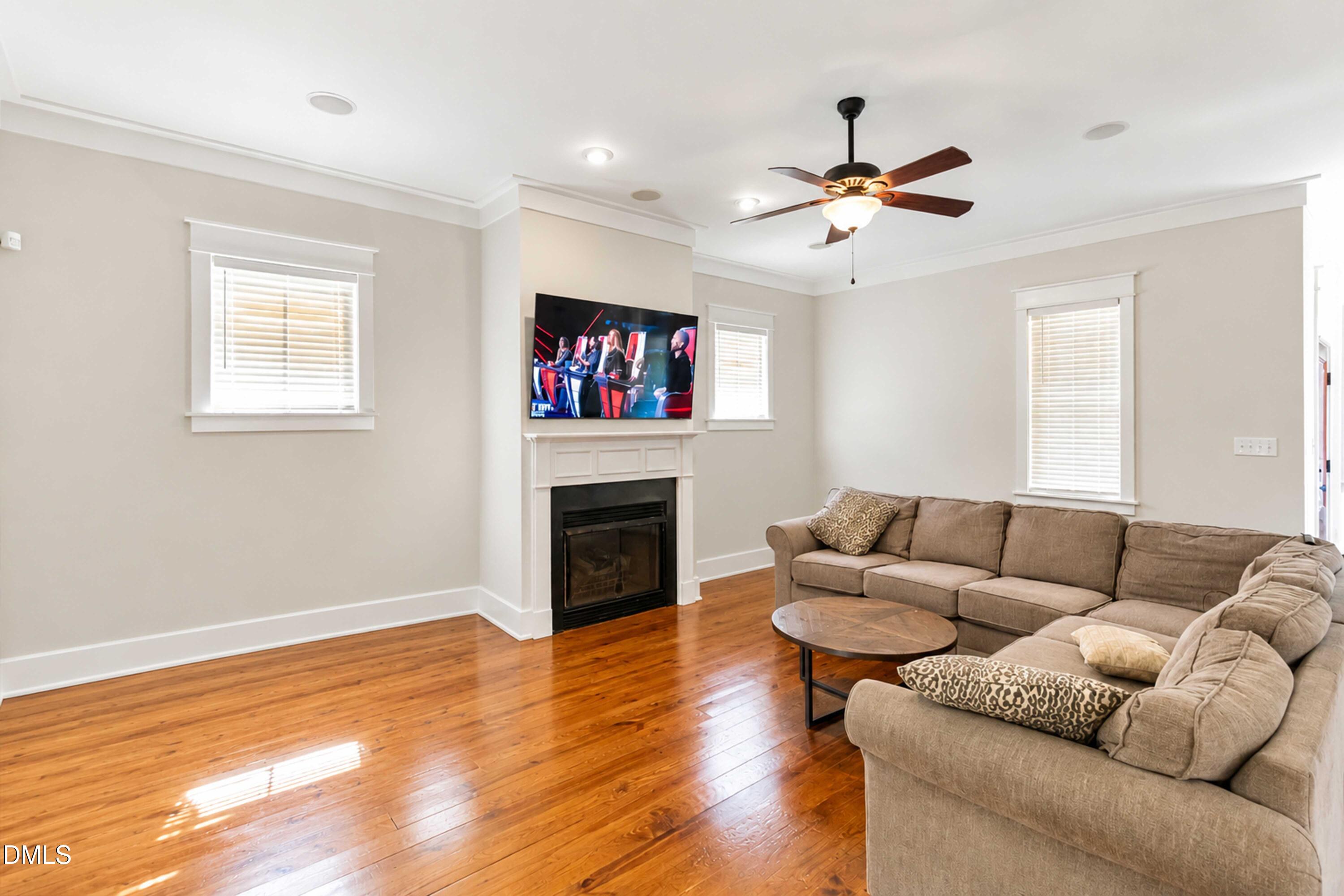 90 Ellen Circle Property Photo 4