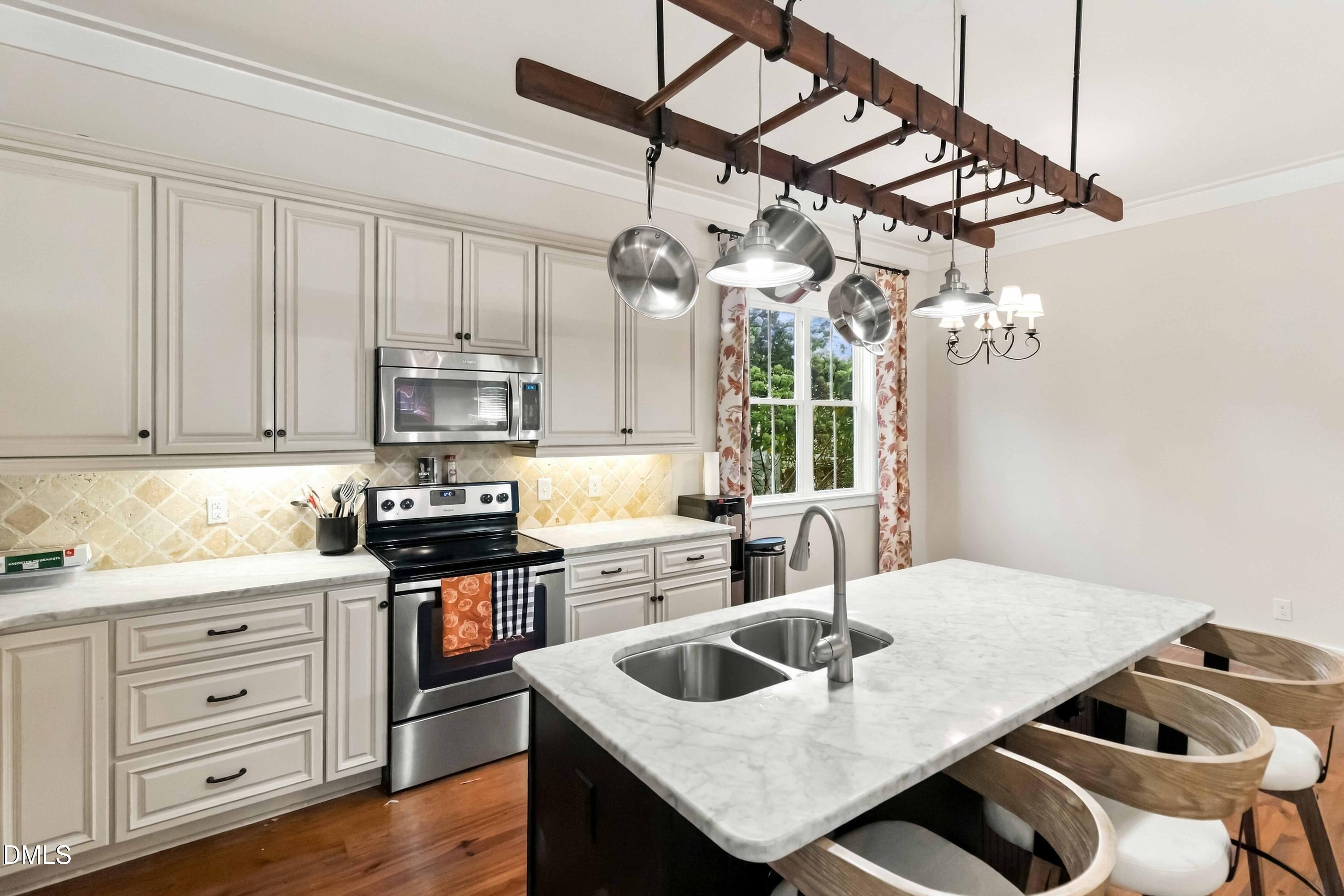 90 Ellen Circle Property Photo 8