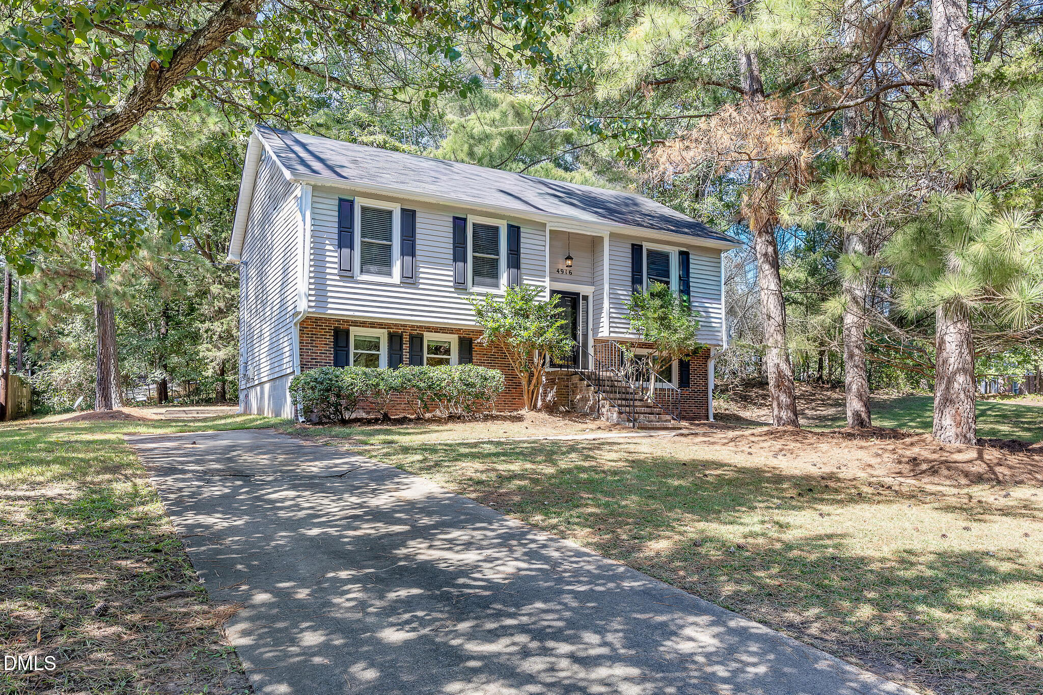 4916 Wineberry Drive Property Photo 2