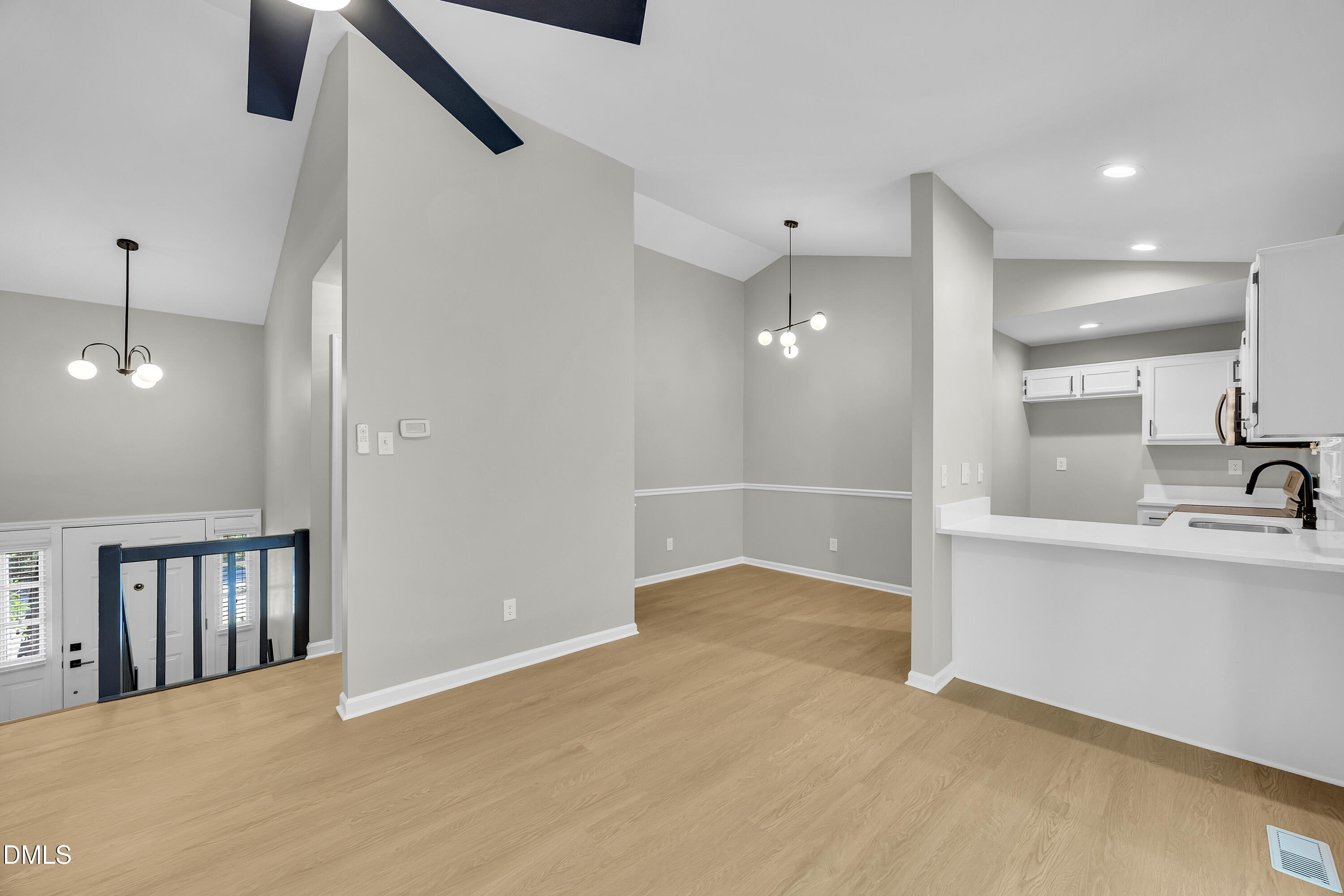 4916 Wineberry Drive Property Photo 6