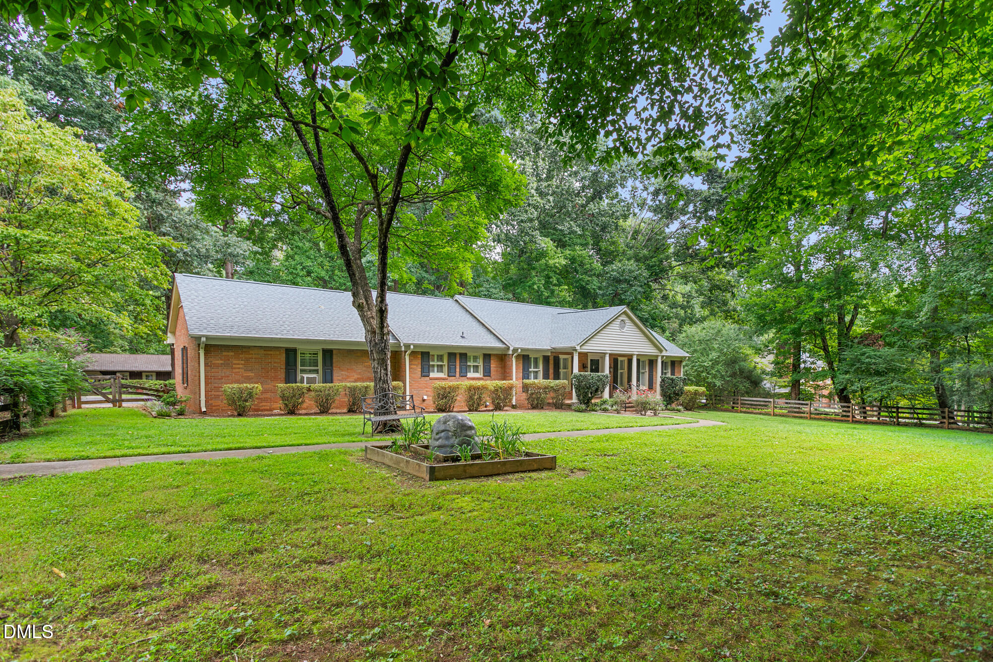 4014 Forest Oaks Lane Property Photo 3