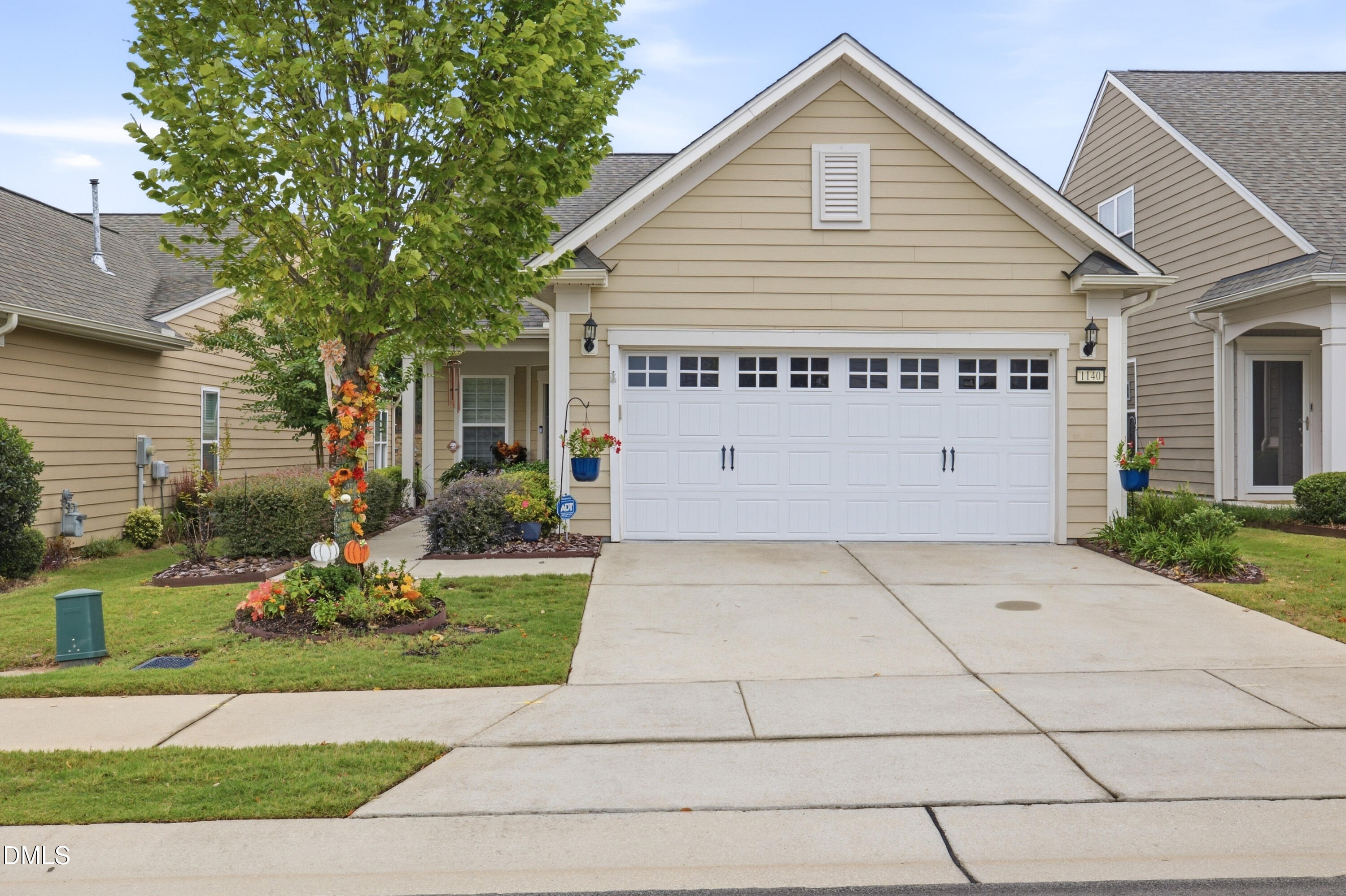 1140 E Rosedale Creek Drive Property Photo 1