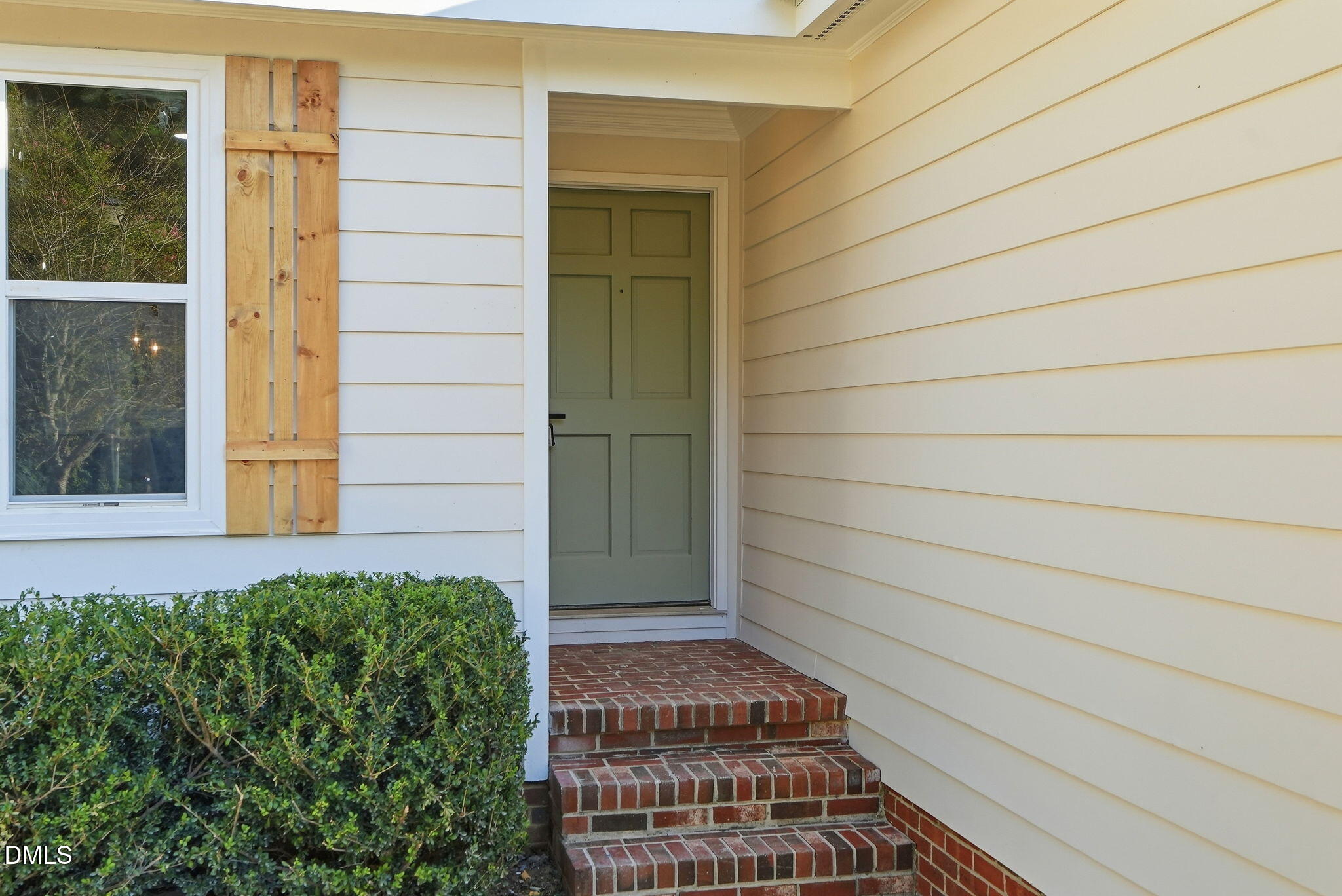 3812 Hollycrest Court Property Photo 3