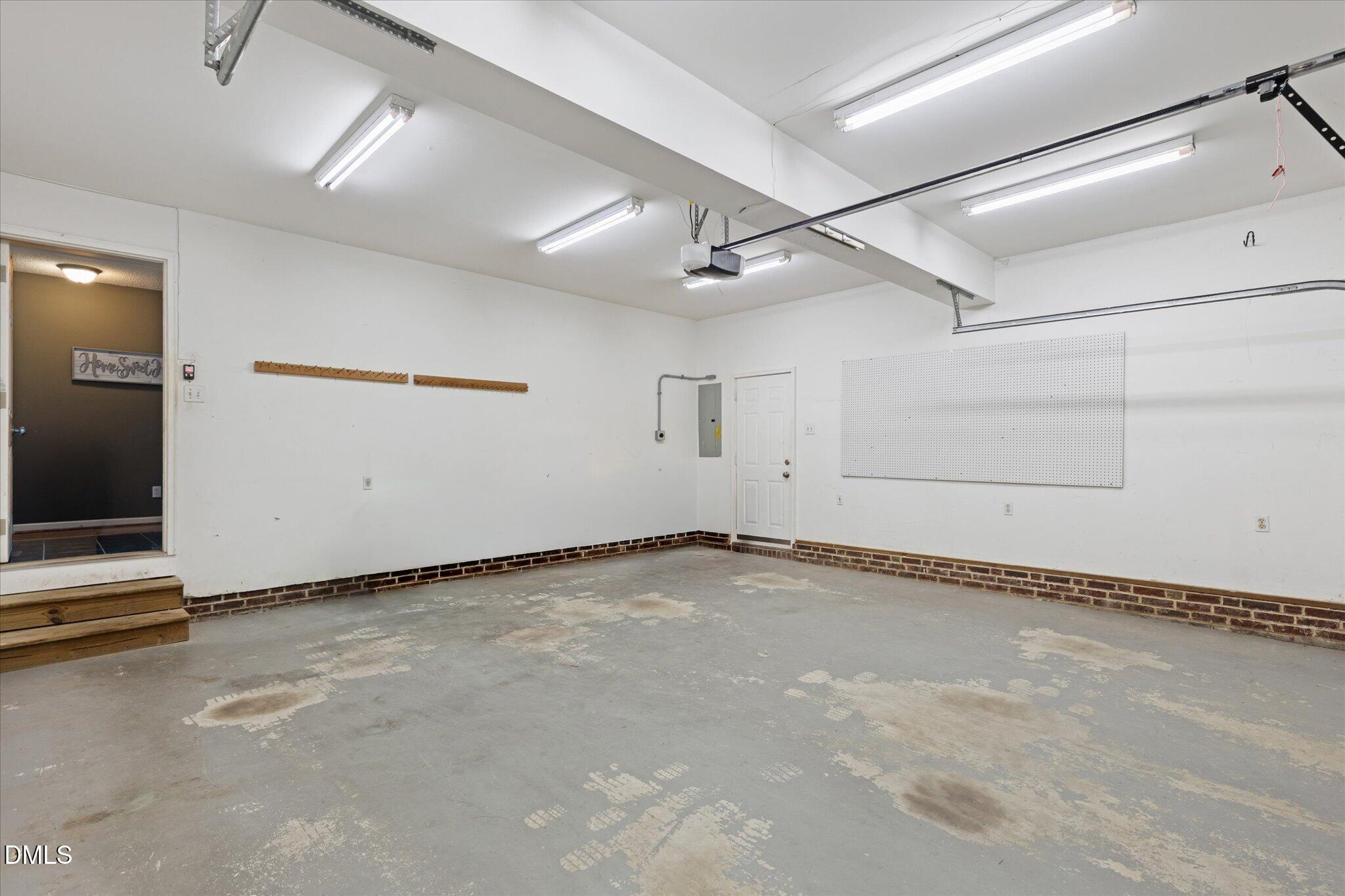 805 Natural Springs Court Property Photo 13