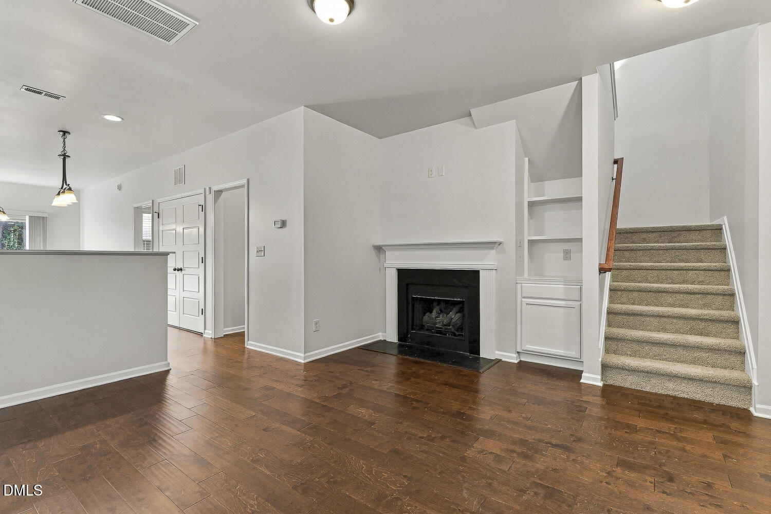 328 Chamberlain Drive Property Photo 5