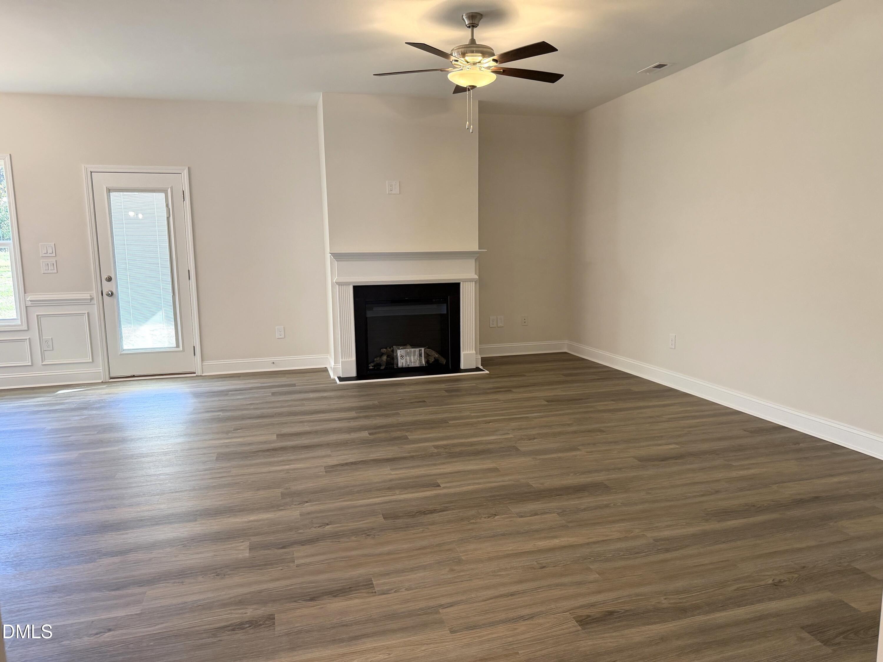 365 Thorntons Creek Drive Property Photo 6