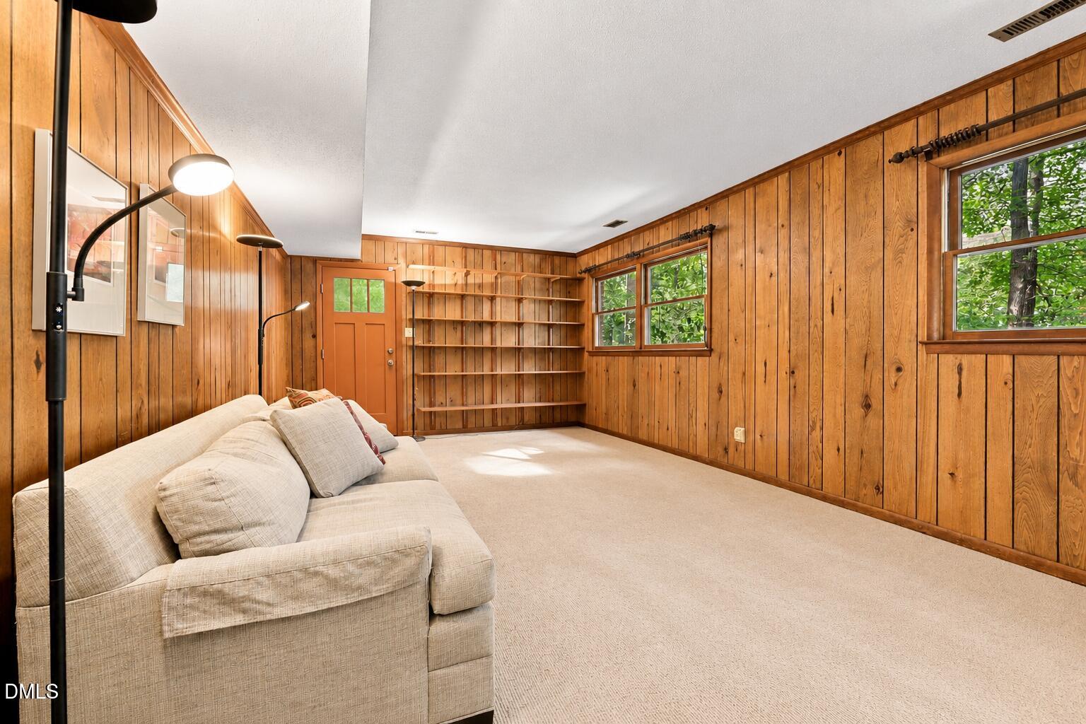 1904 Overland Drive Property Photo 12