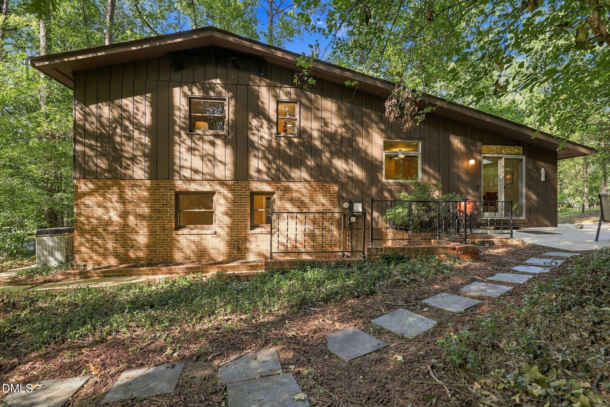 1904 Overland Drive Property Photo 19
