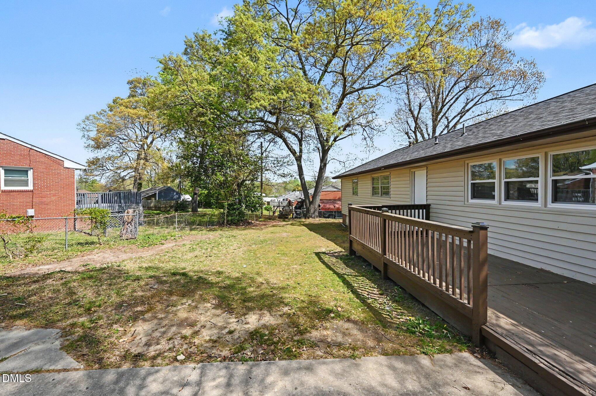 2526 Hyde Street Property Photo 4