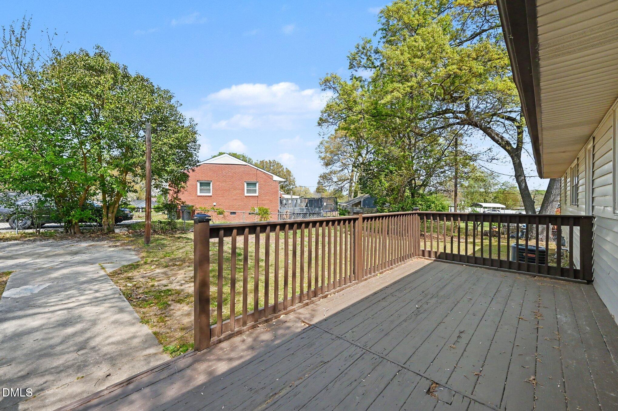 2526 Hyde Street Property Photo 5