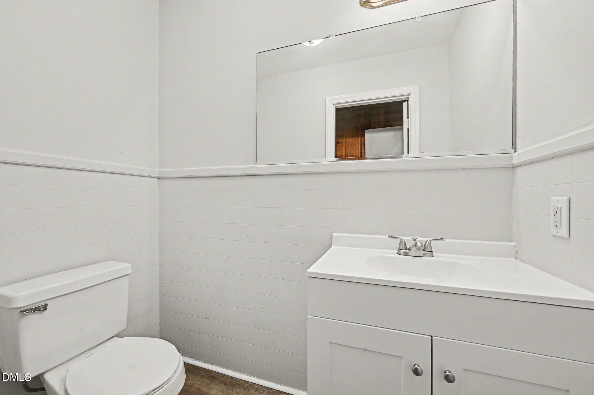 2526 Hyde Street Property Photo 9