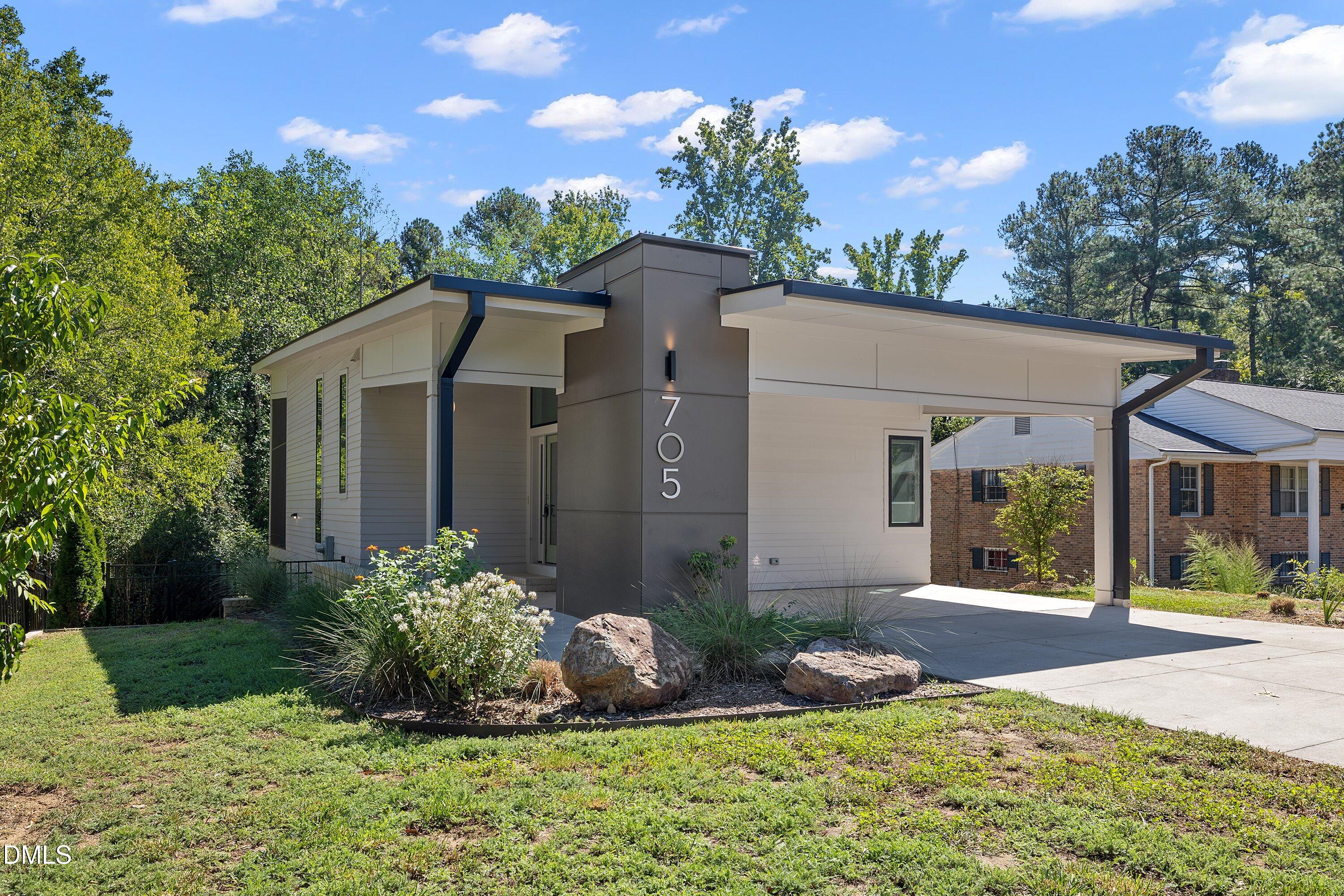 705 Lindley Drive Property Photo 1