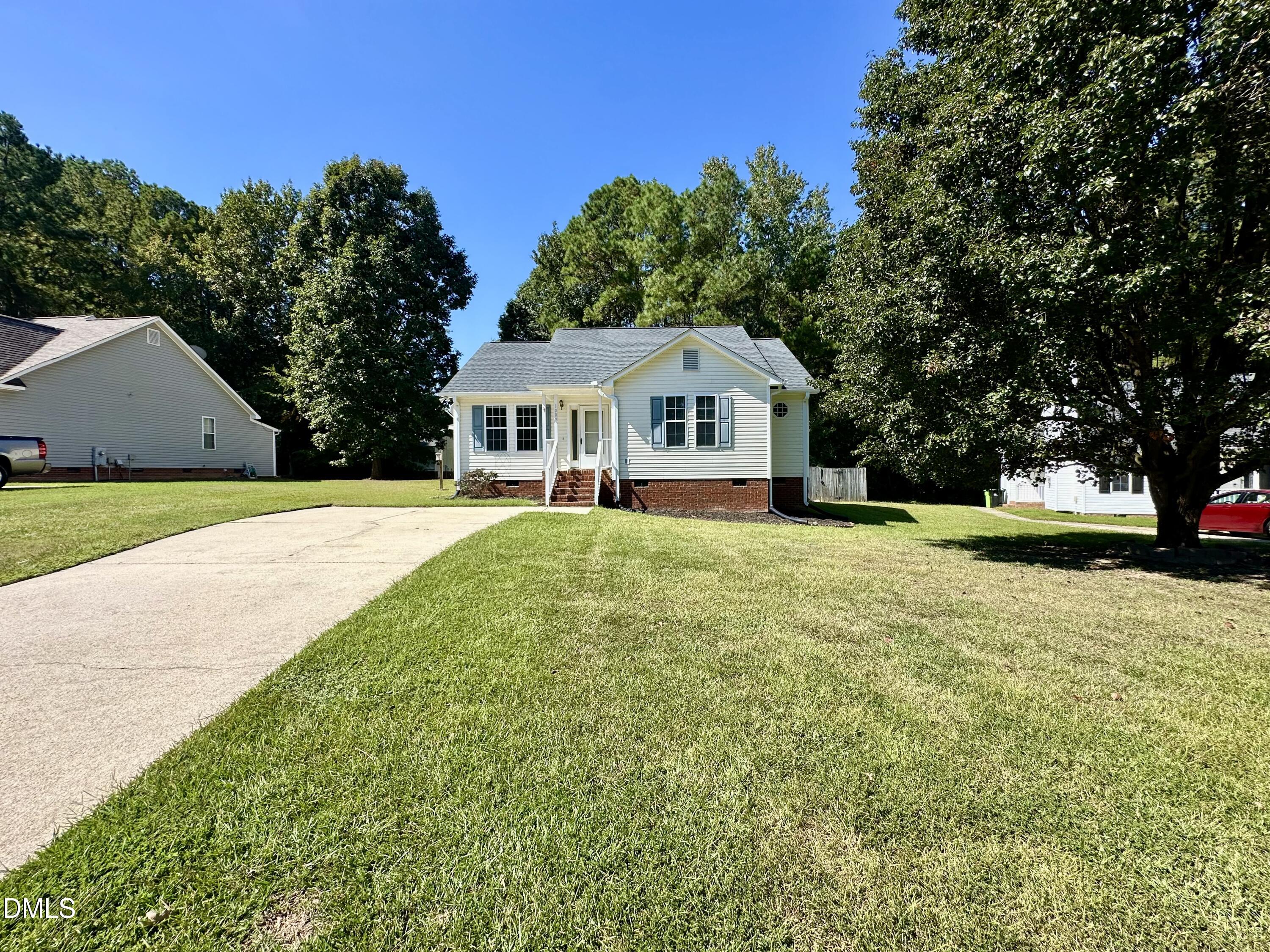 1008 Henchman Court Property Photo 2