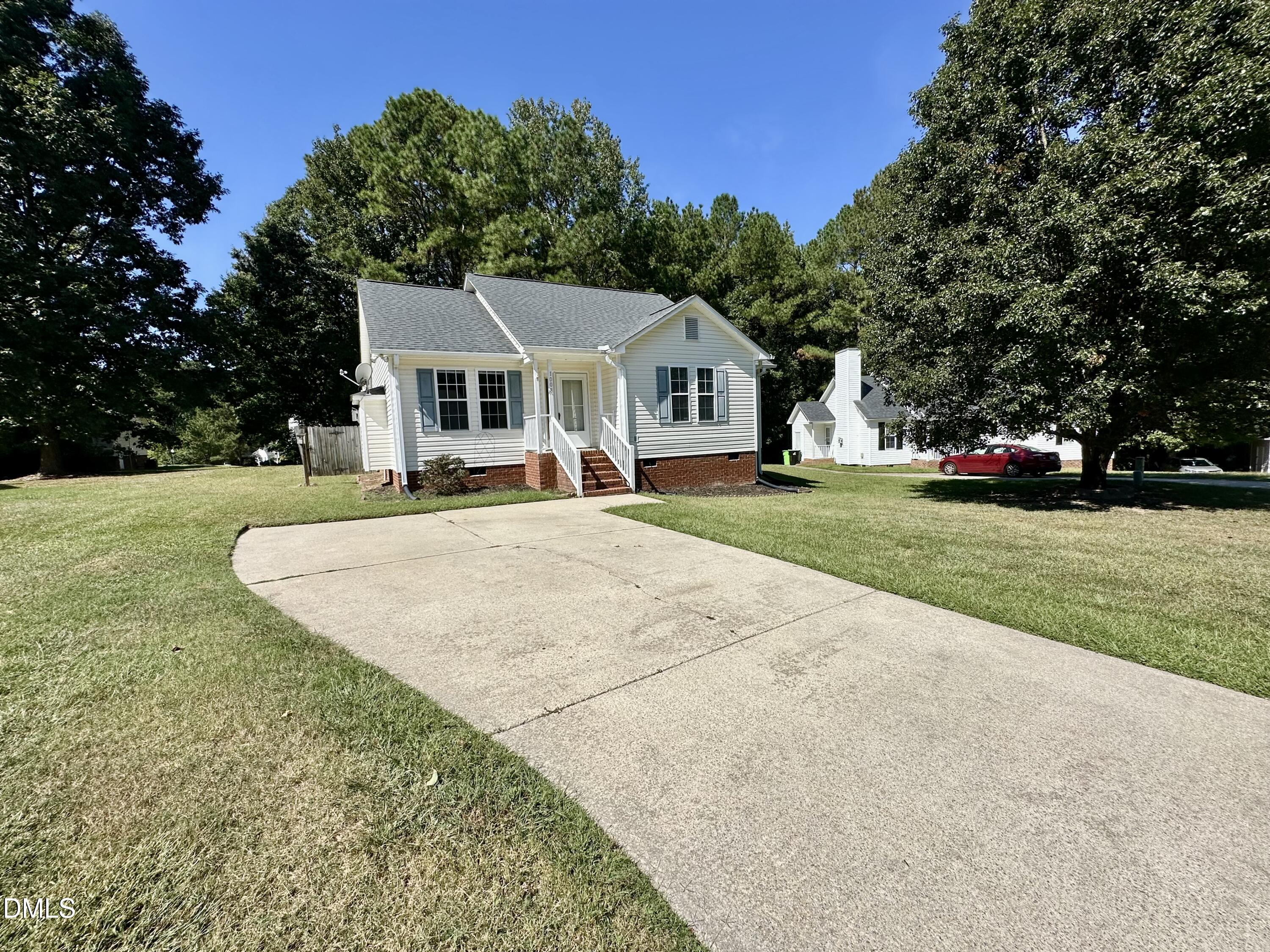 1008 Henchman Court Property Photo 3