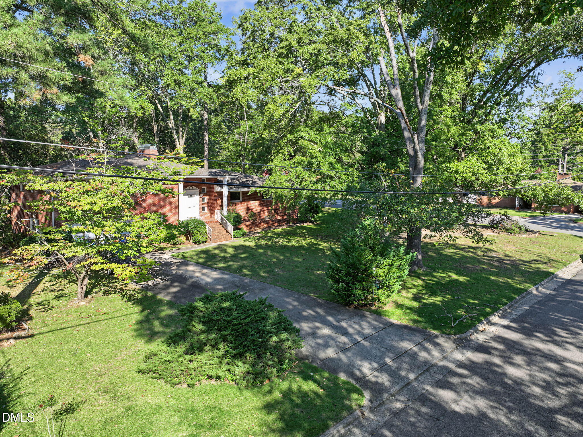300 Sherrybrook Drive Property Photo 2