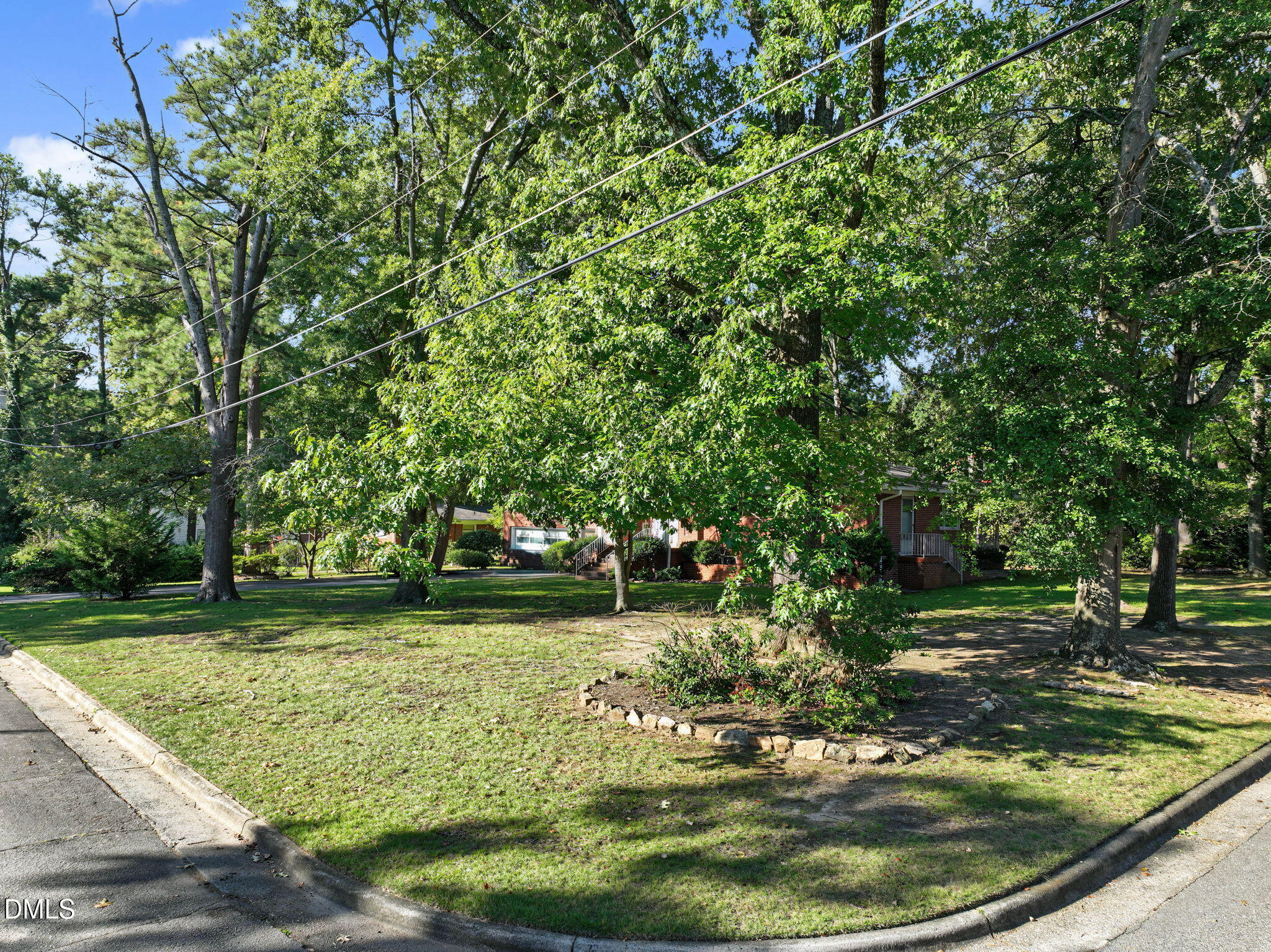 300 Sherrybrook Drive Property Photo 4