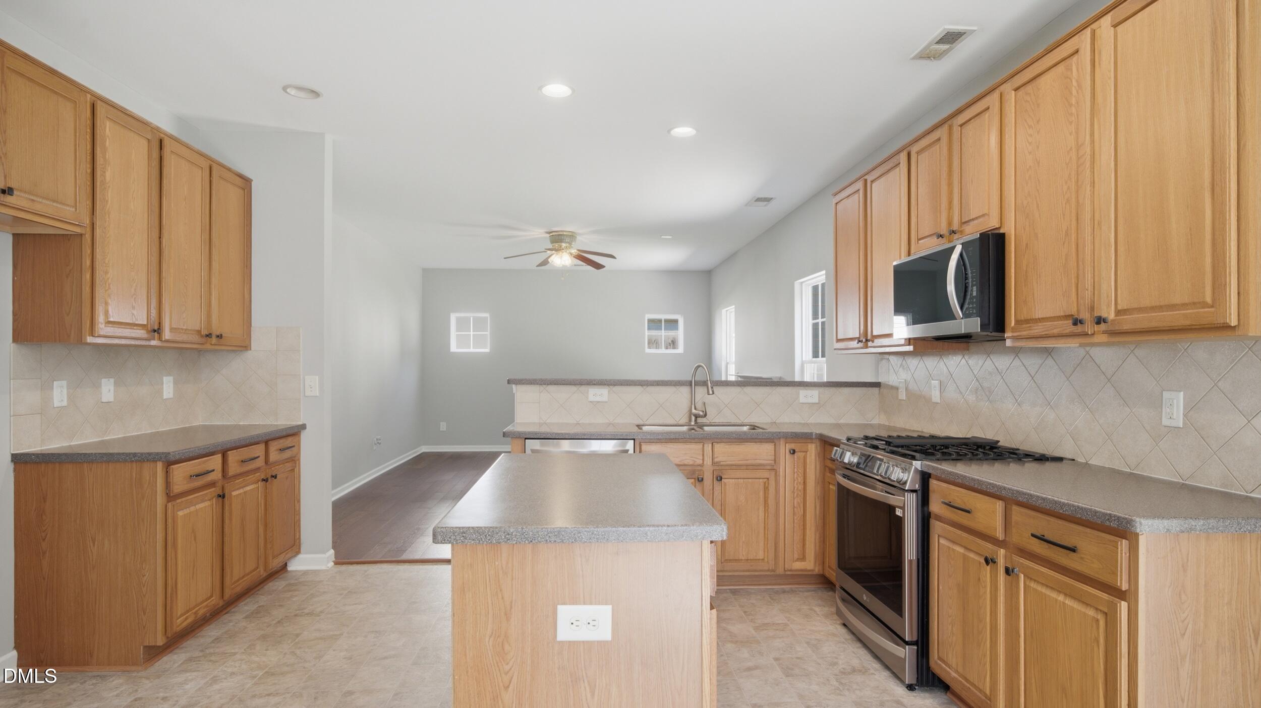 2016 Heron Pointe Drive Property Photo 12