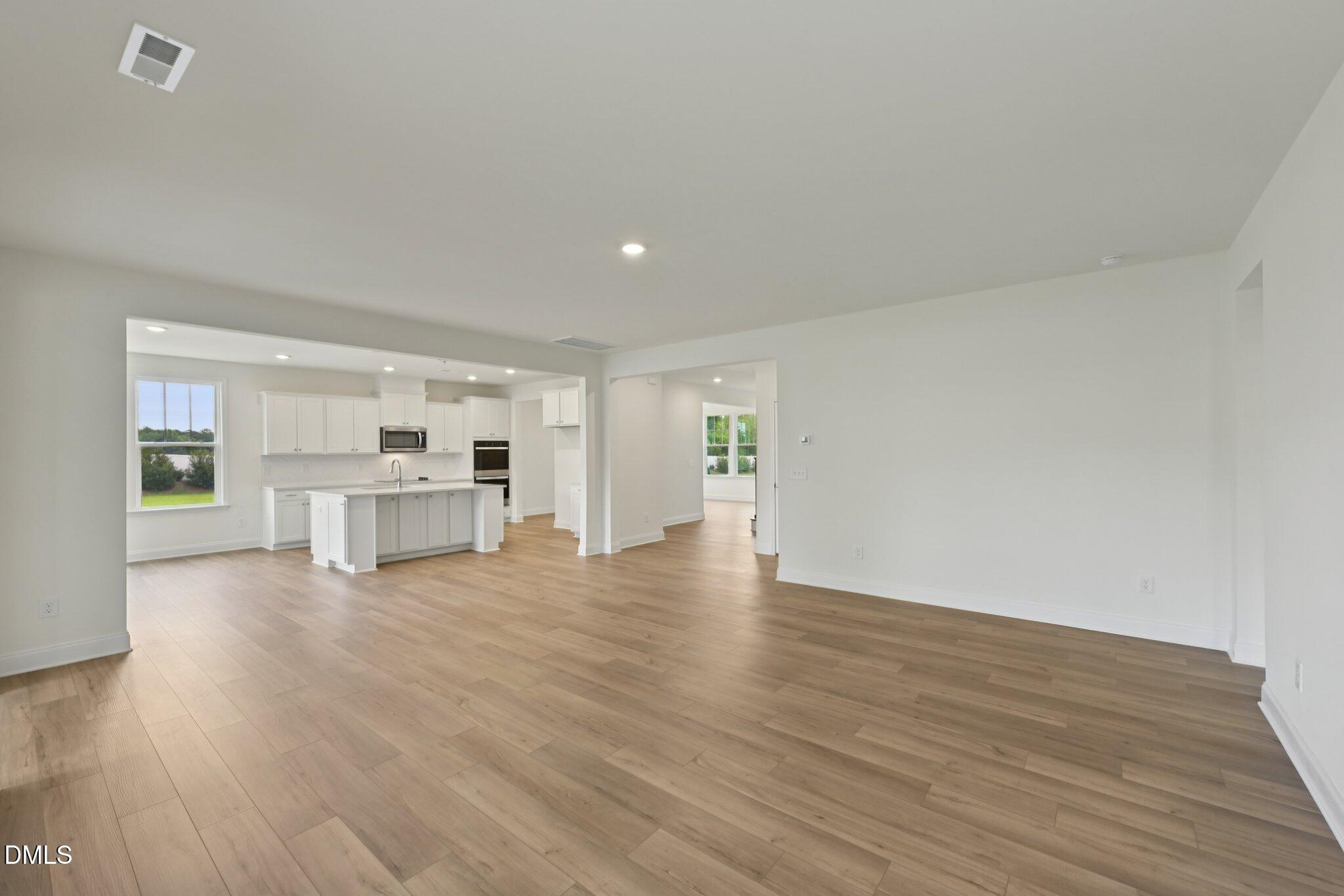 335 Juniper Br Trail Property Photo 8